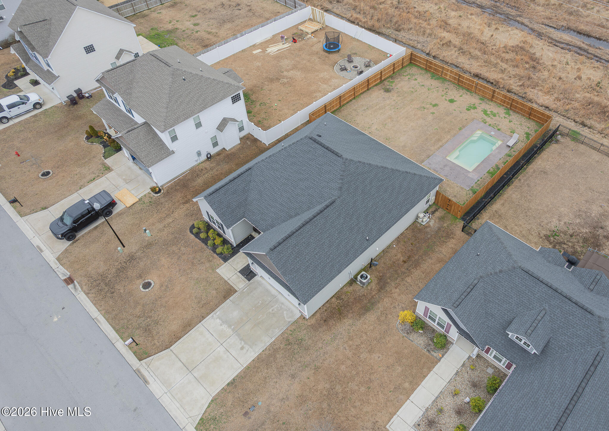 100556125 | Photo 47