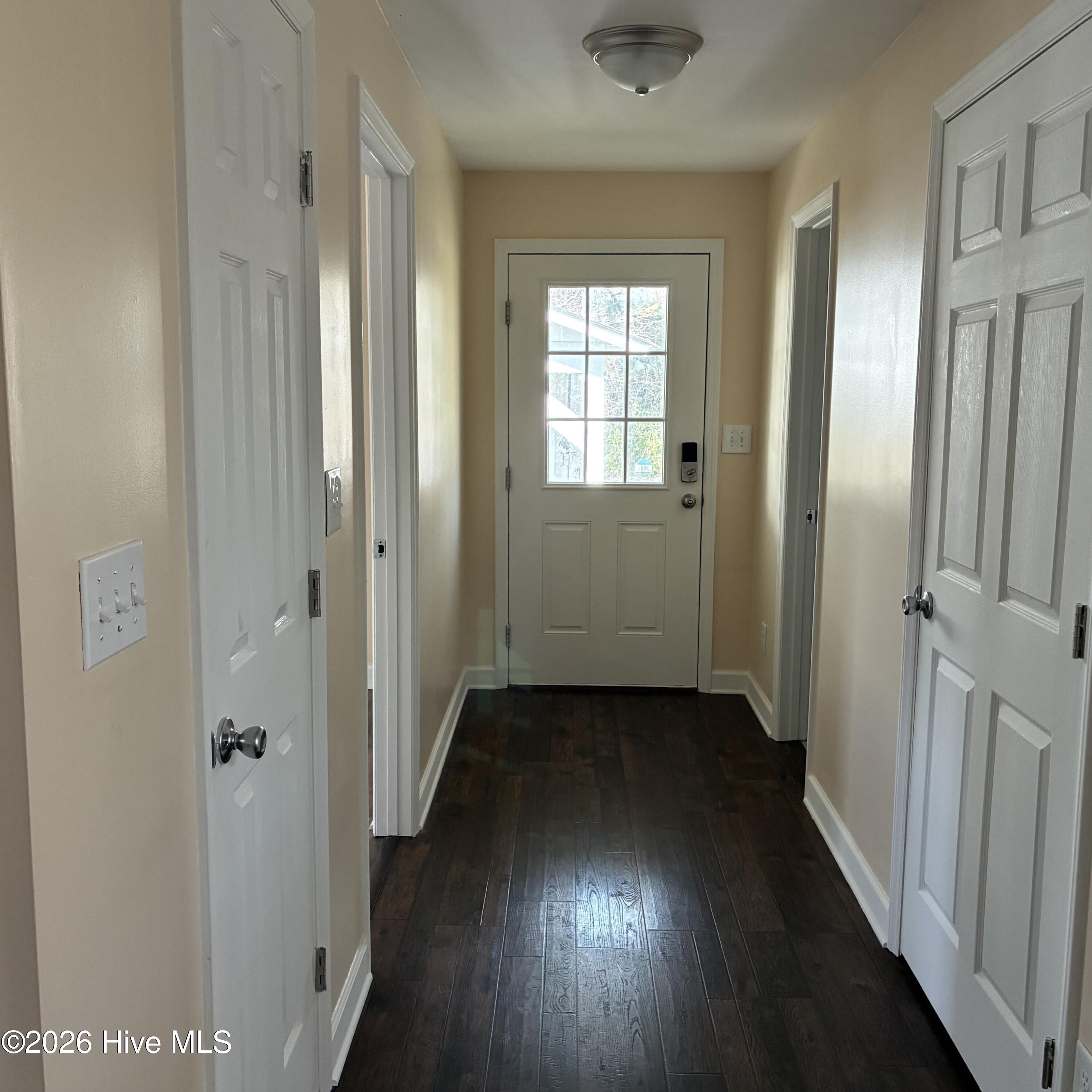 100560744 | Photo 12