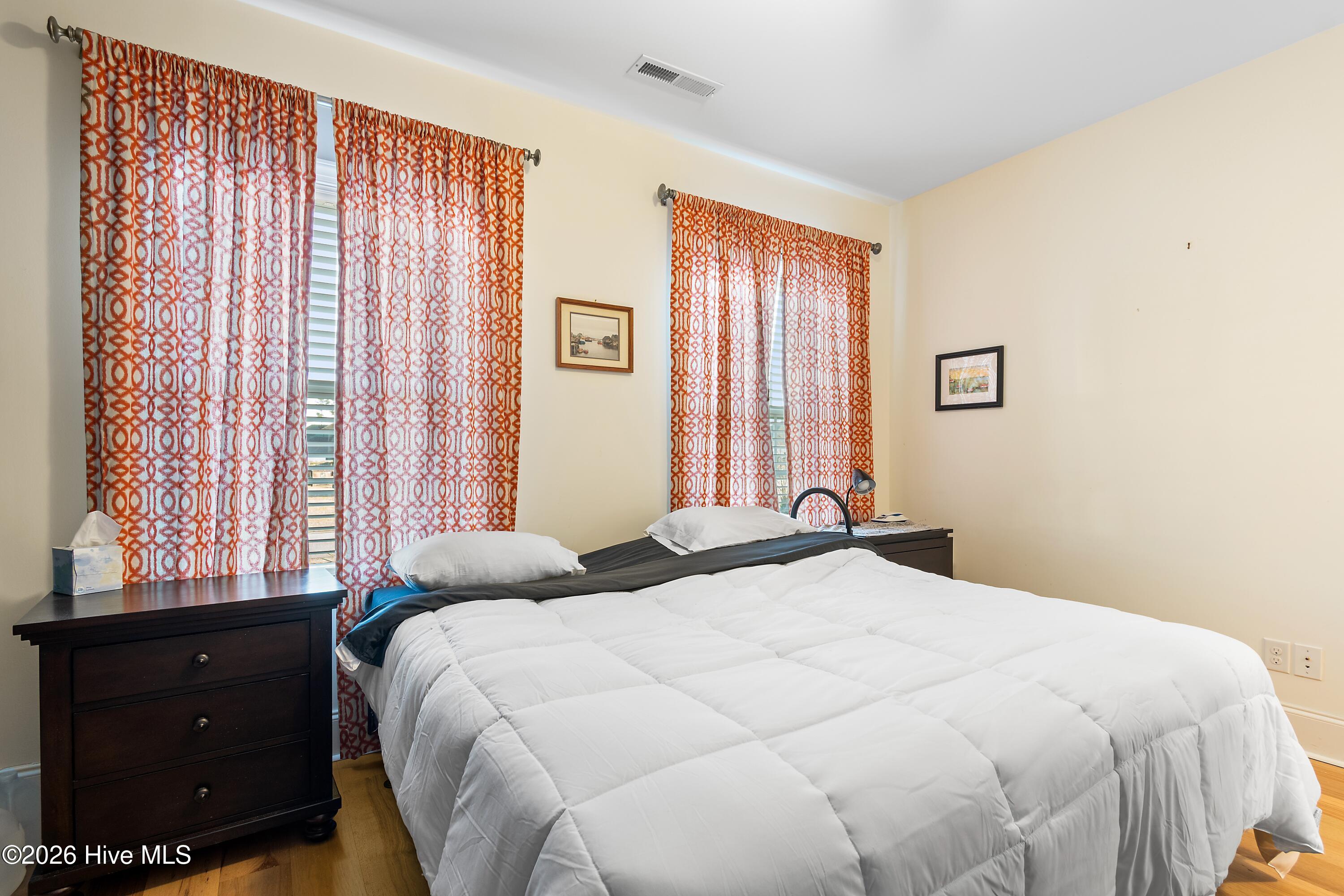 100548400 | Photo 27