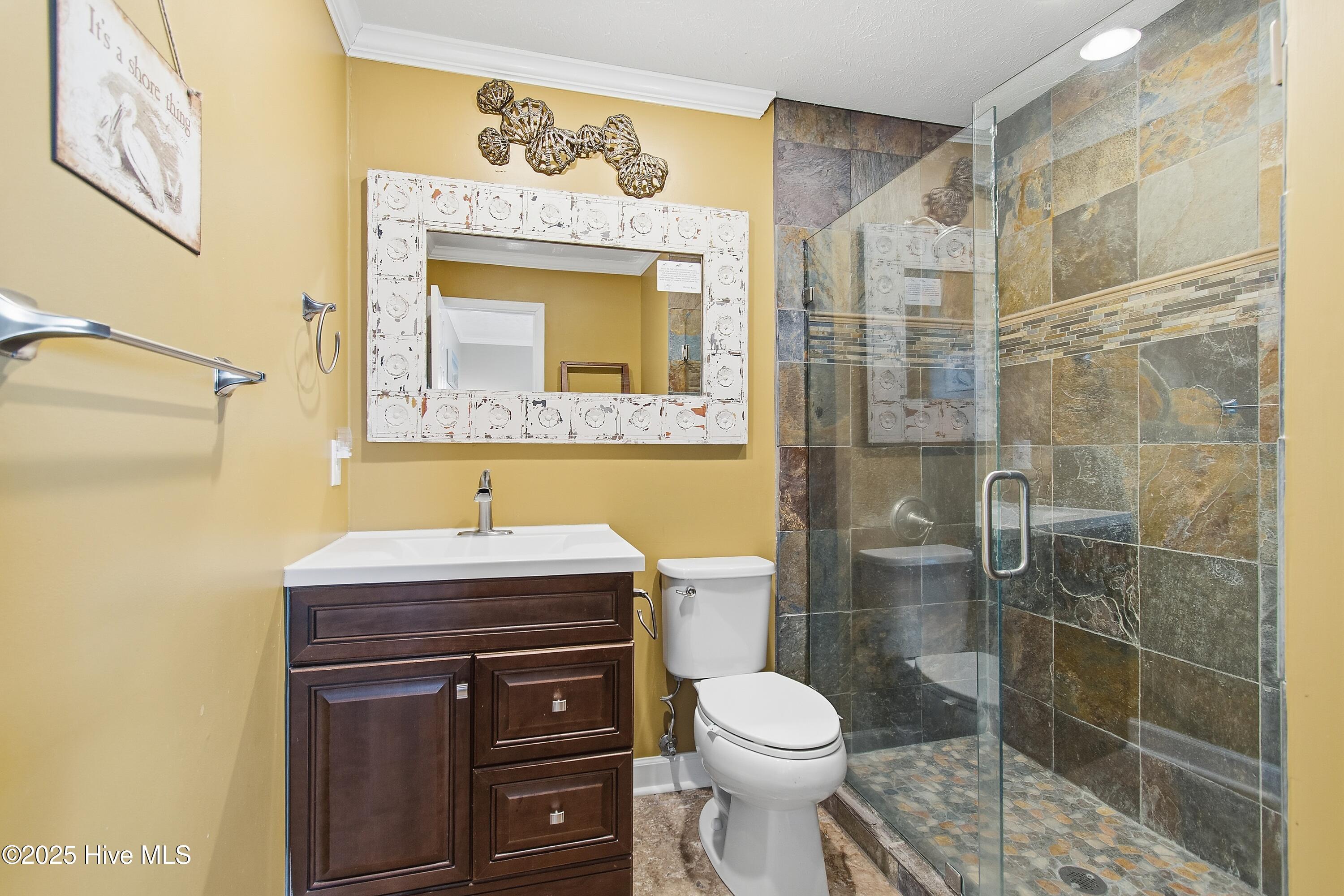 100544302 | Photo 24