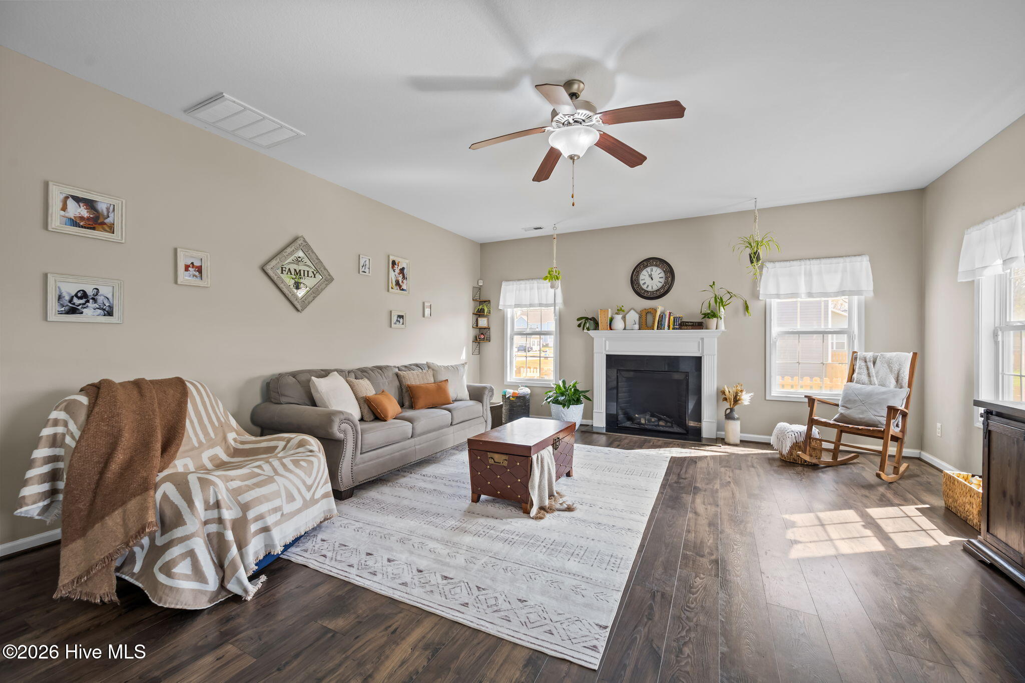 100560524 | Photo 17