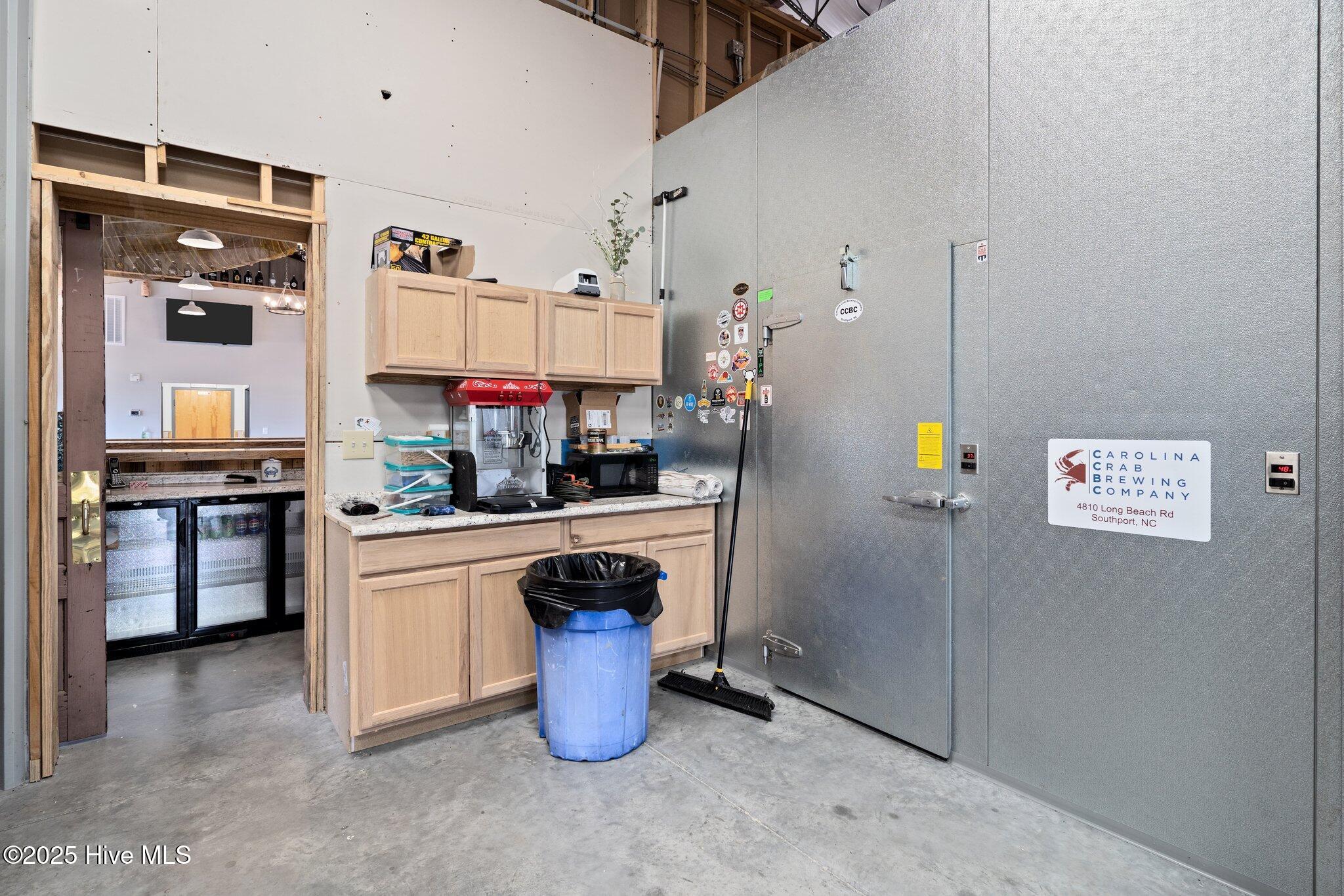 100545245 | Photo 38