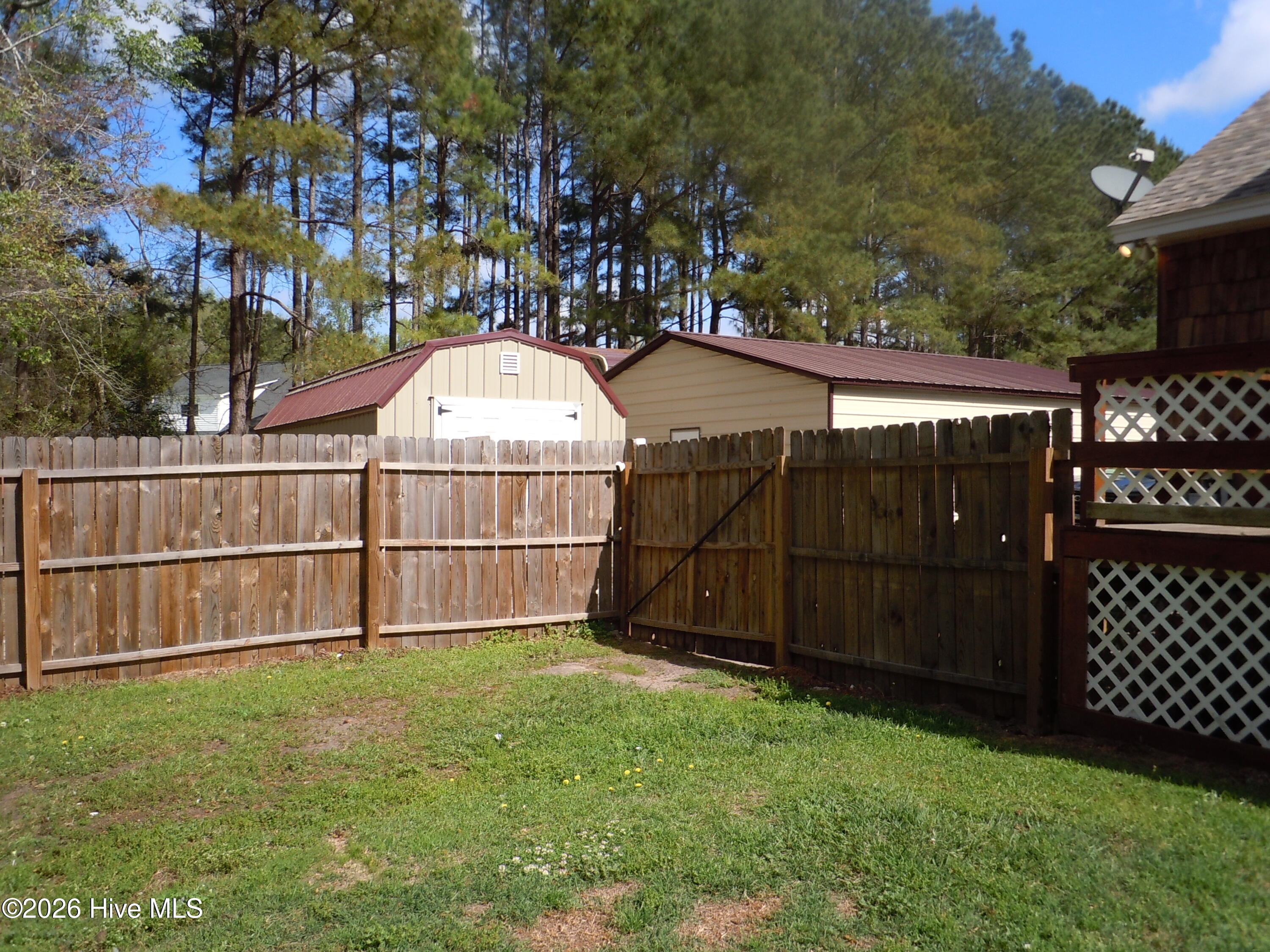 100565129 | Photo 86