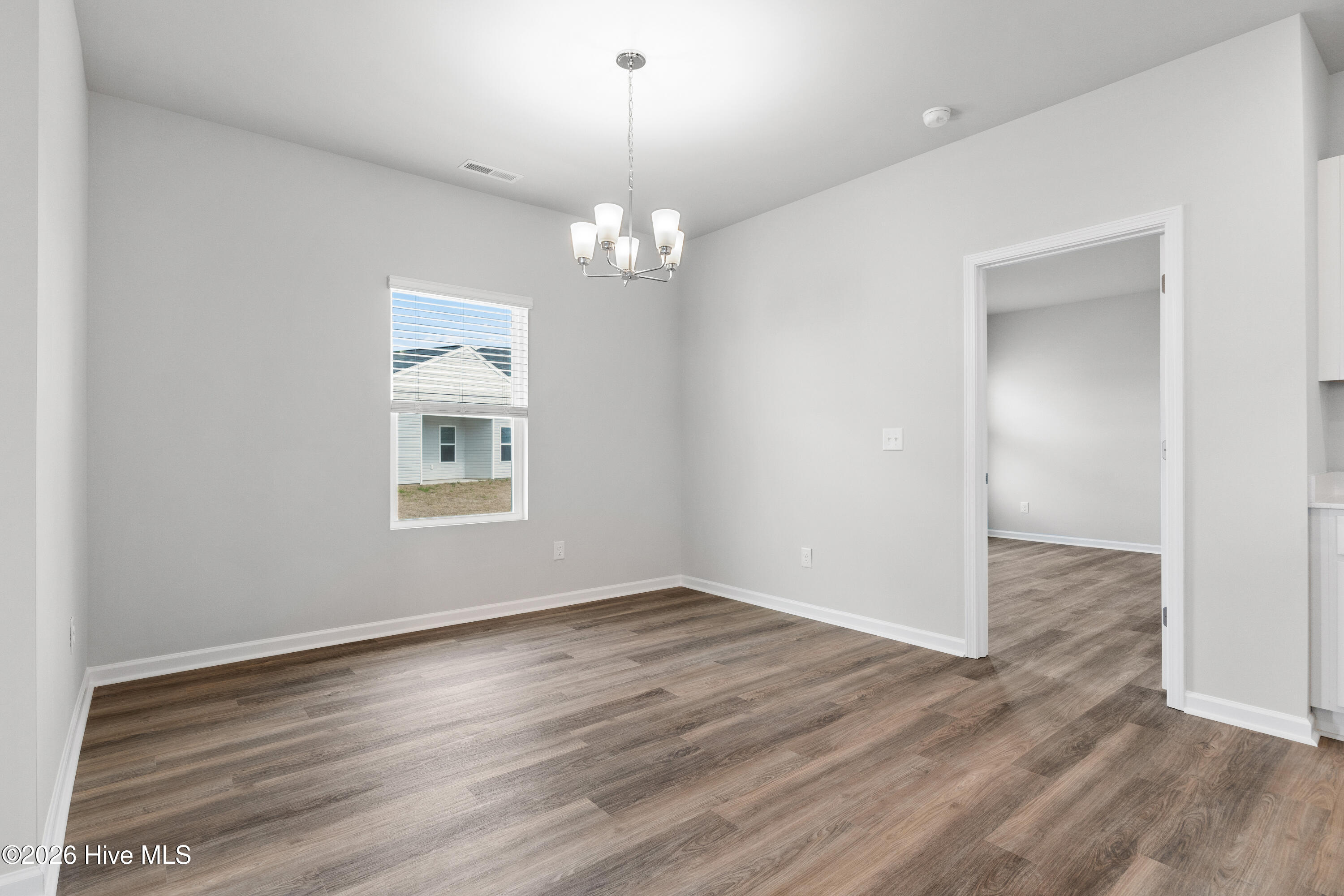 100534400 | Photo 19