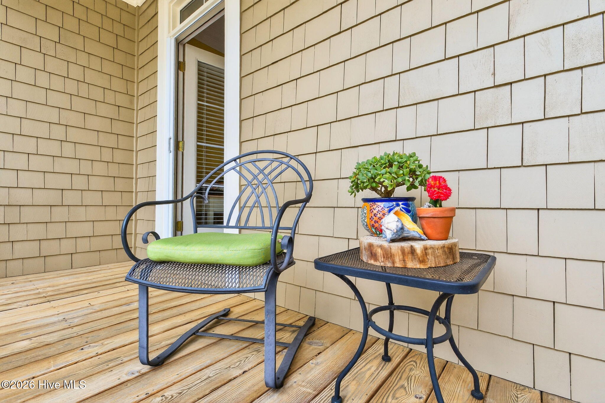 100561397 | Photo 53