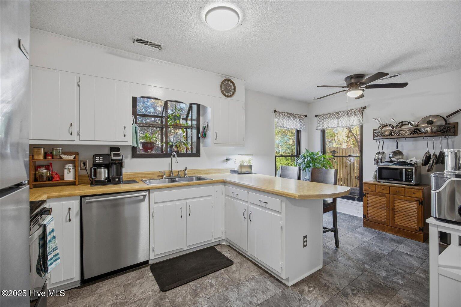 100546671 | Photo 11