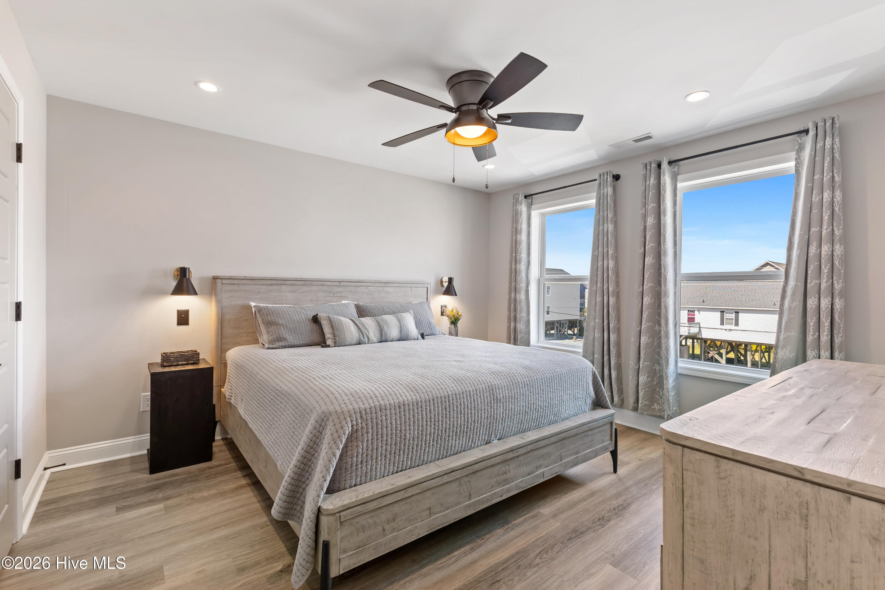 100564828 | Photo 21