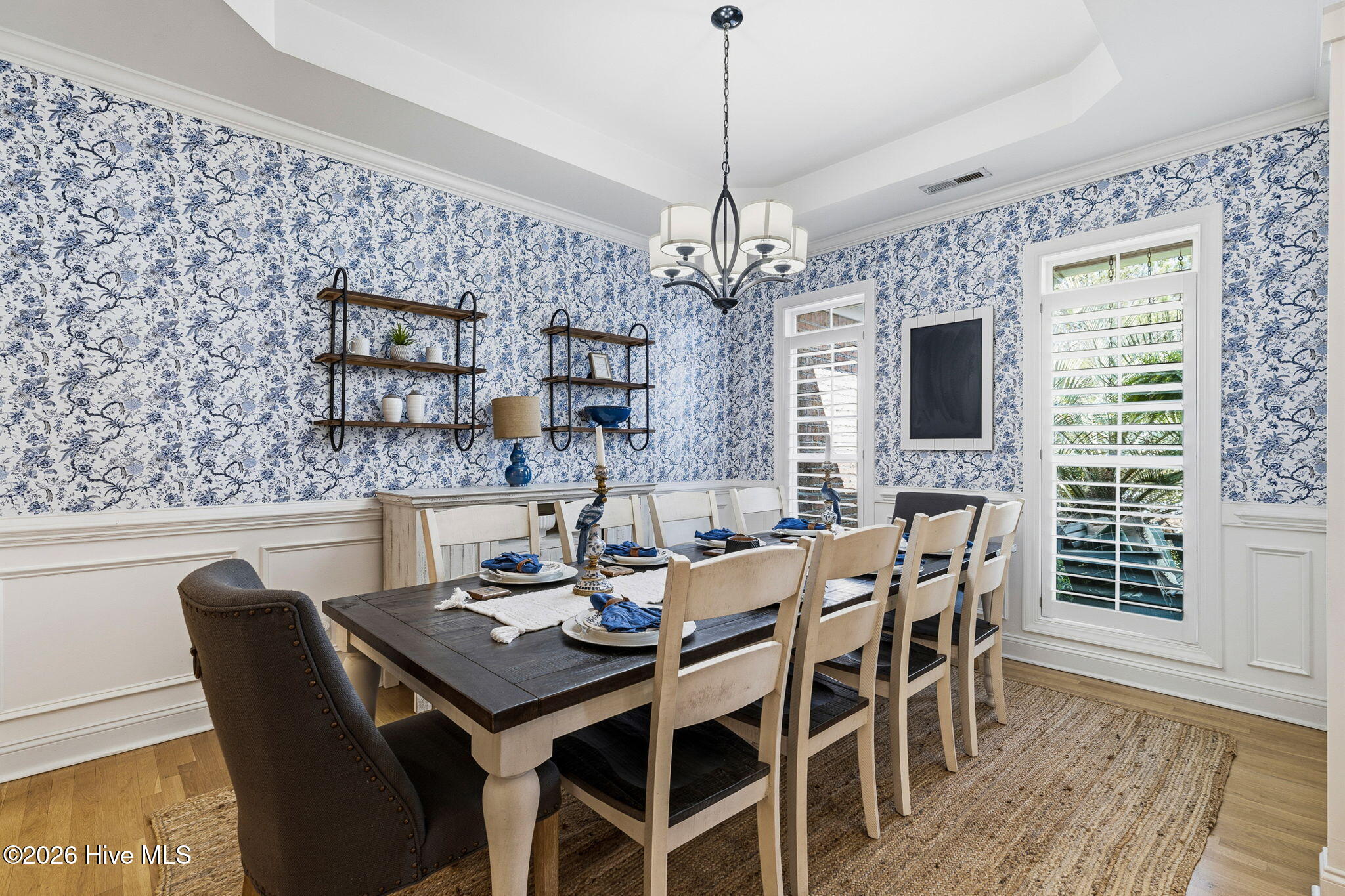 100561515 | Photo 39