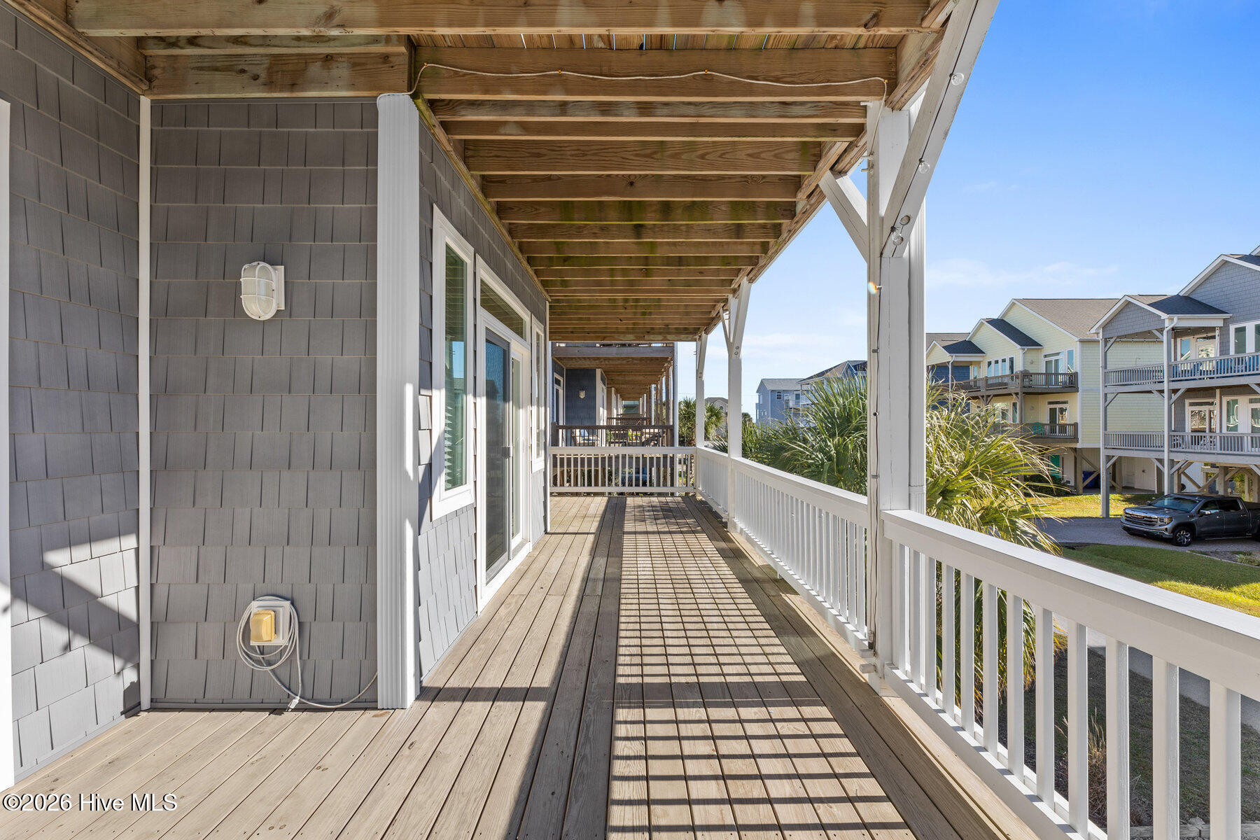 100555892 | Photo 41