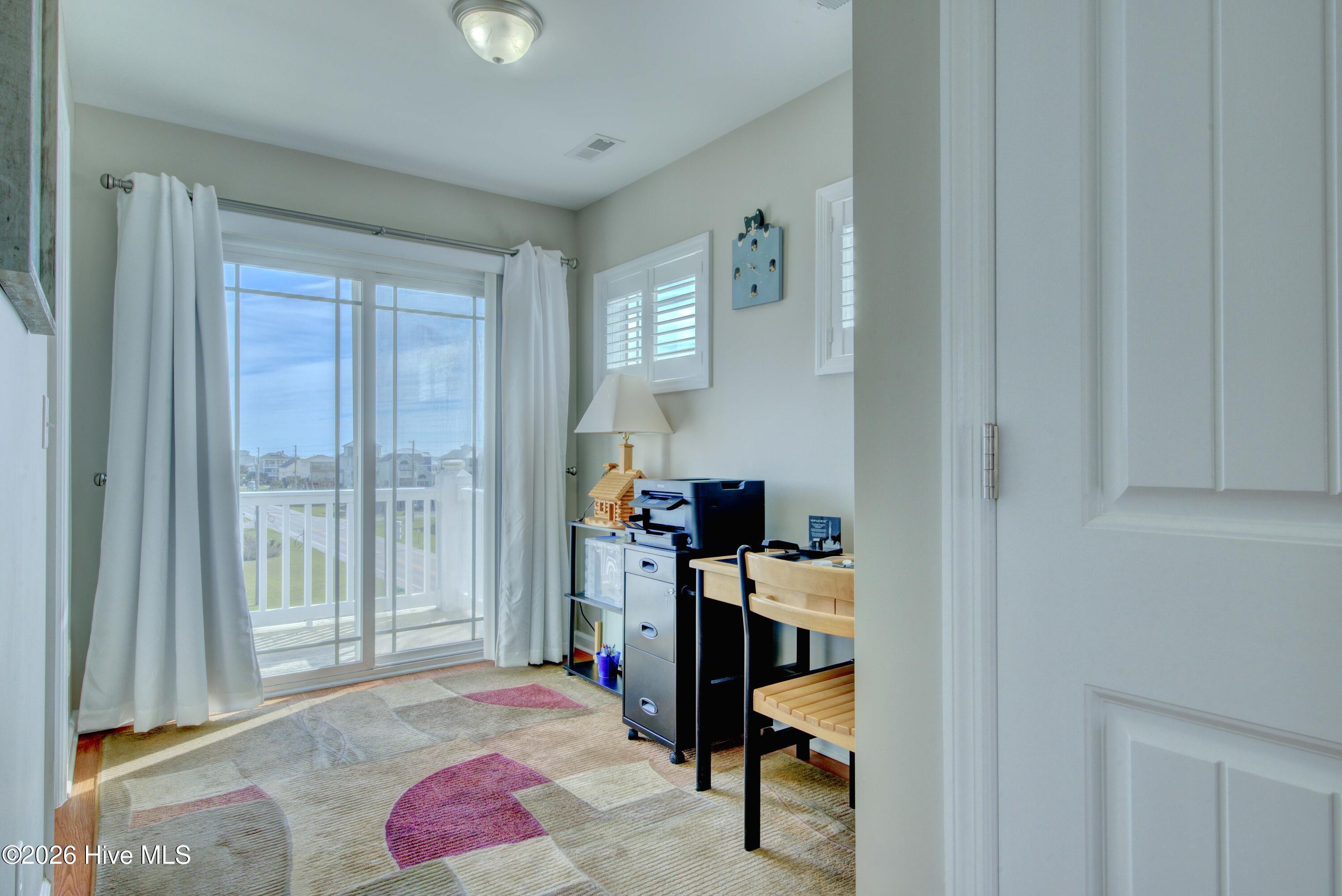 100558539 | Photo 24