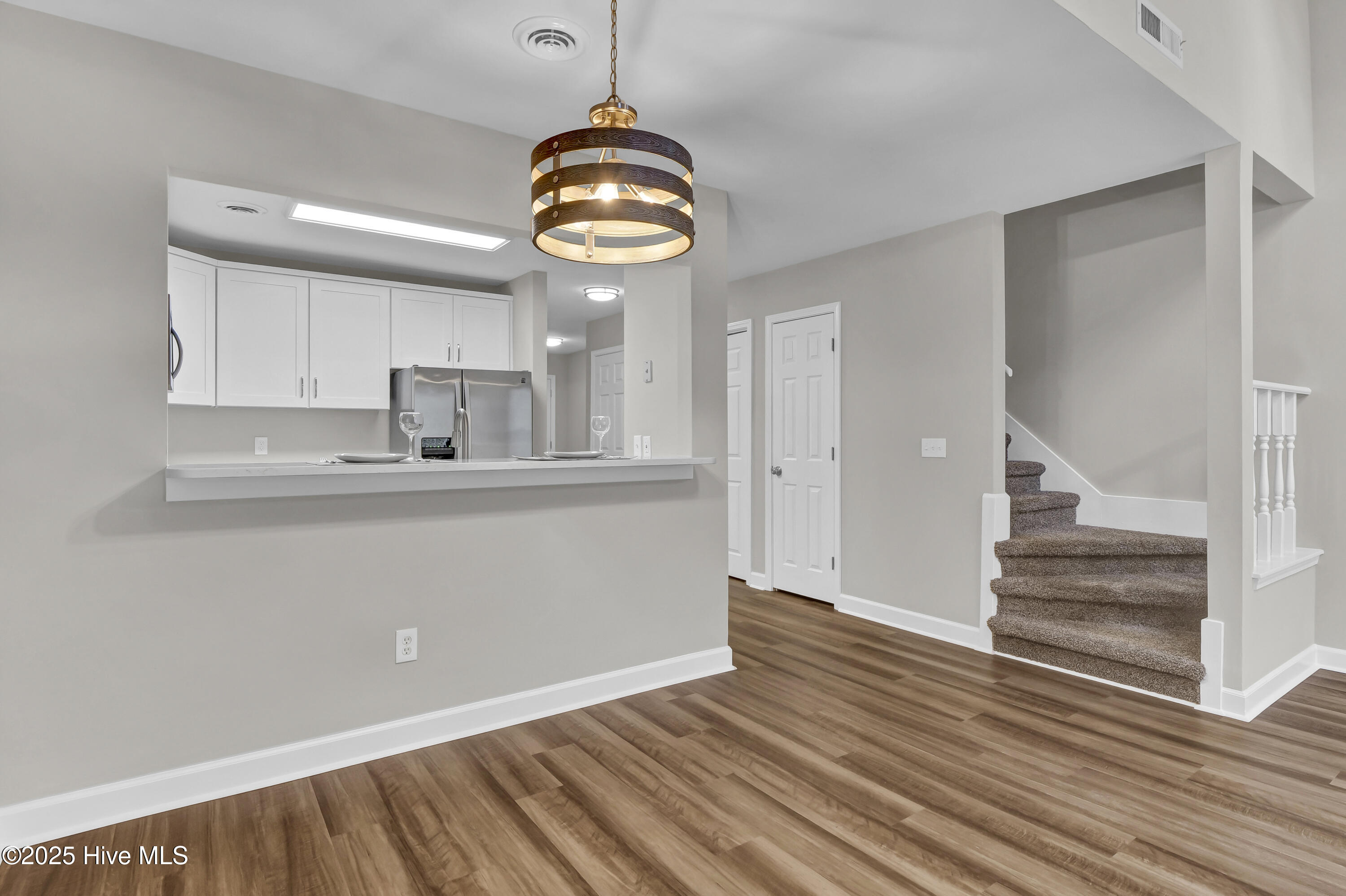 100557867 | Photo 13