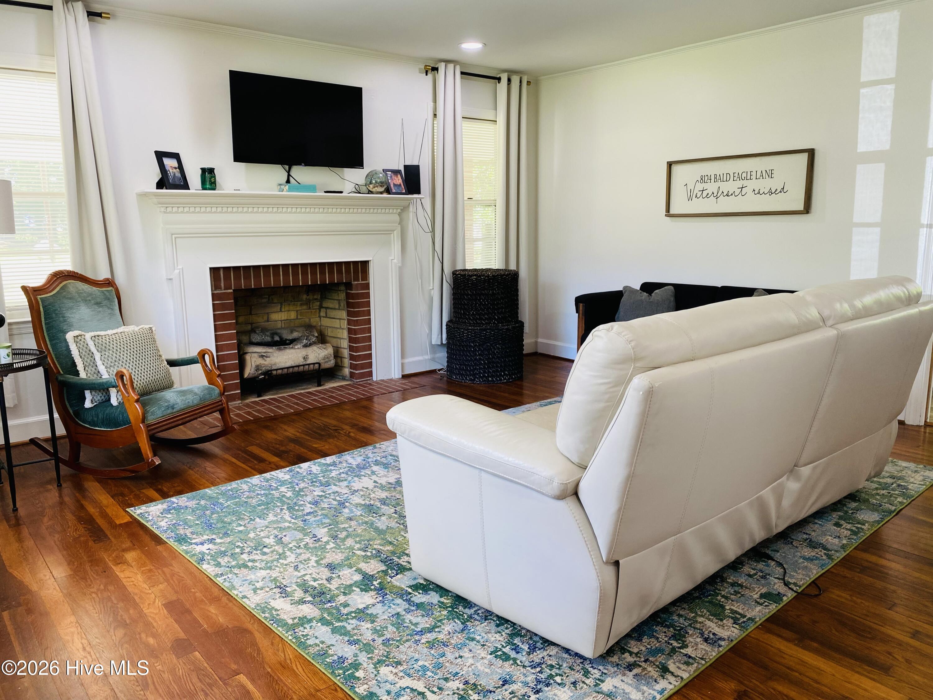 100569666 | Photo 19