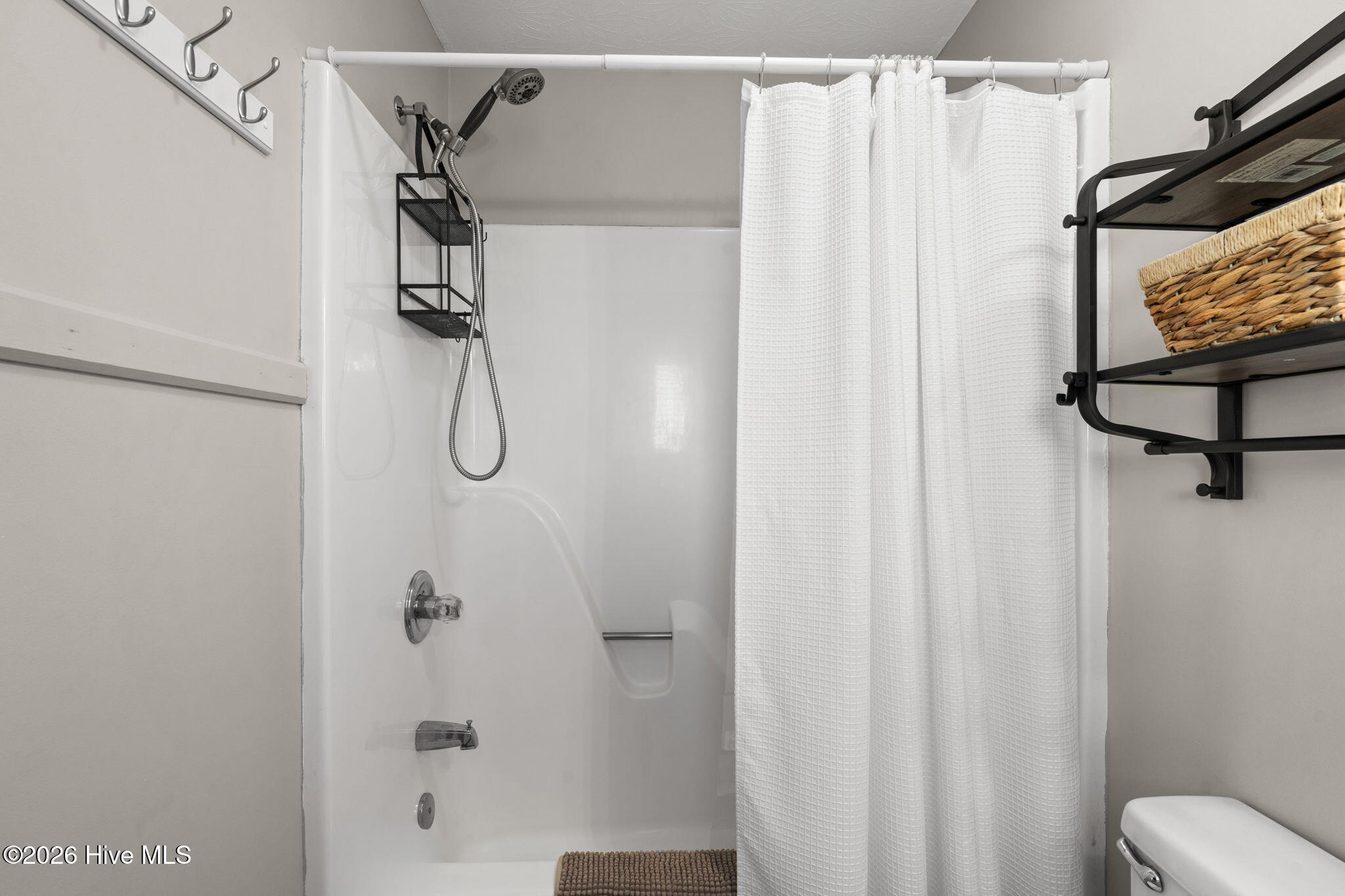 100568458 | Photo 46