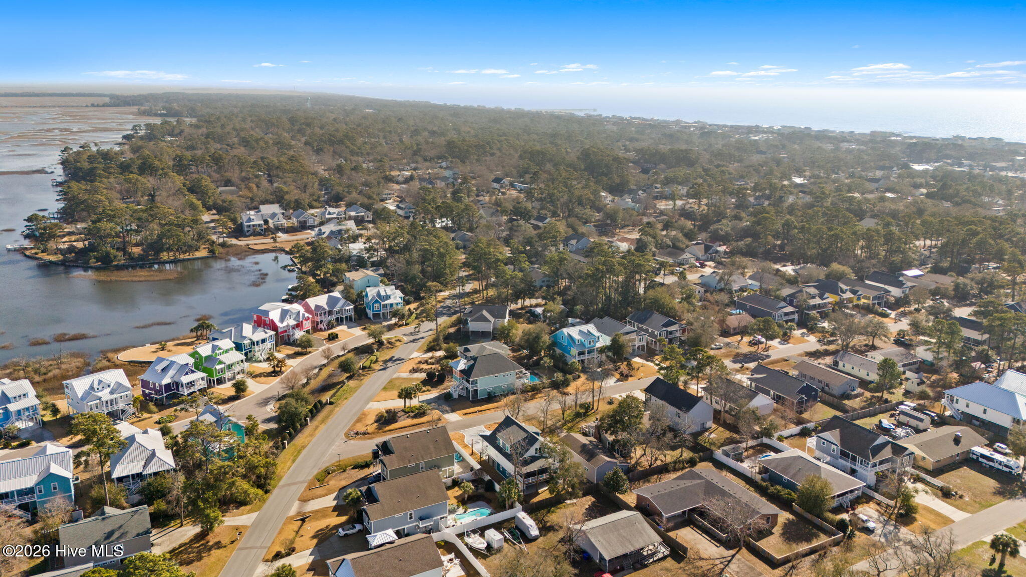 100548911 | Photo 51