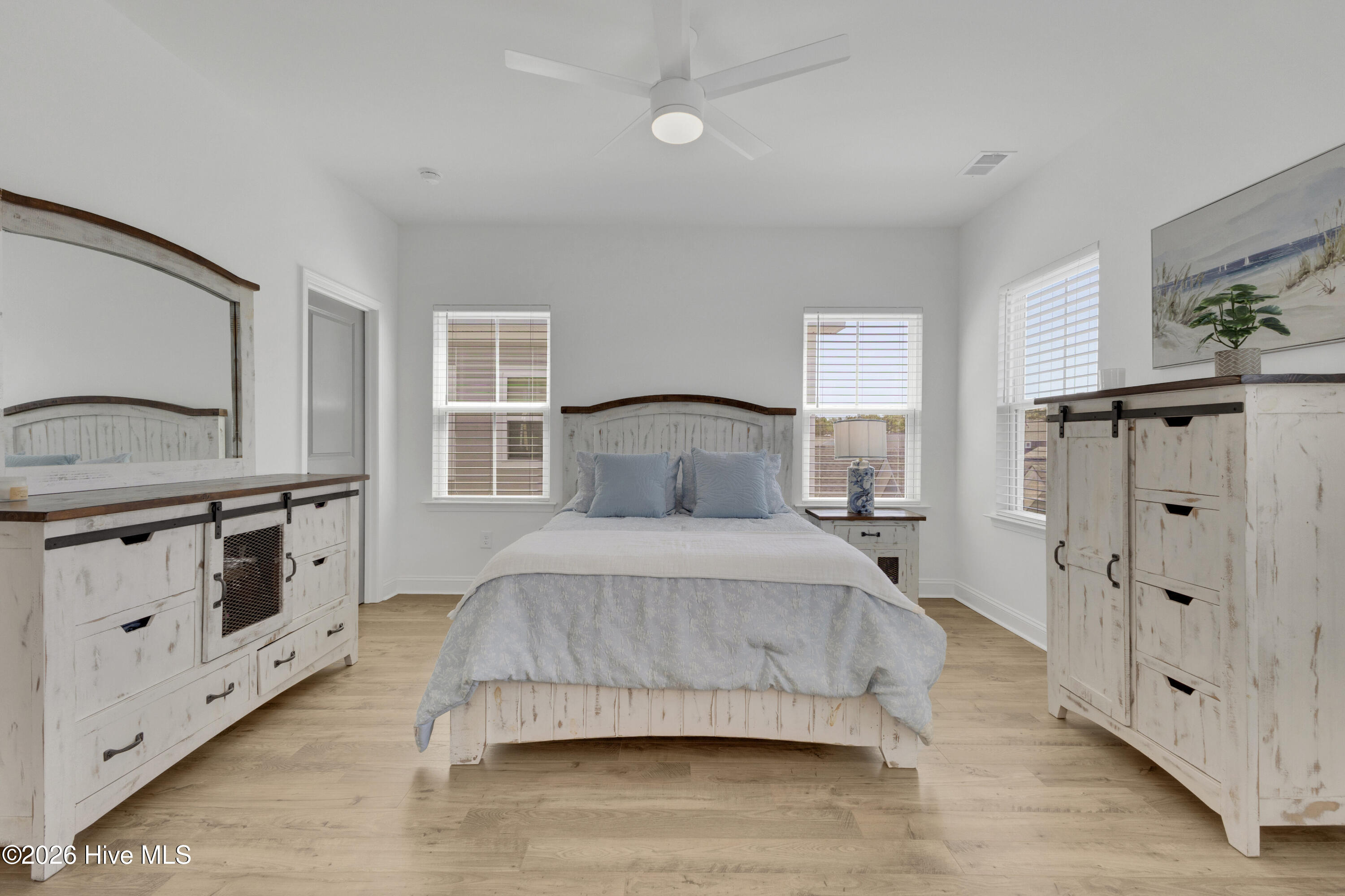 100566807 | Photo 22