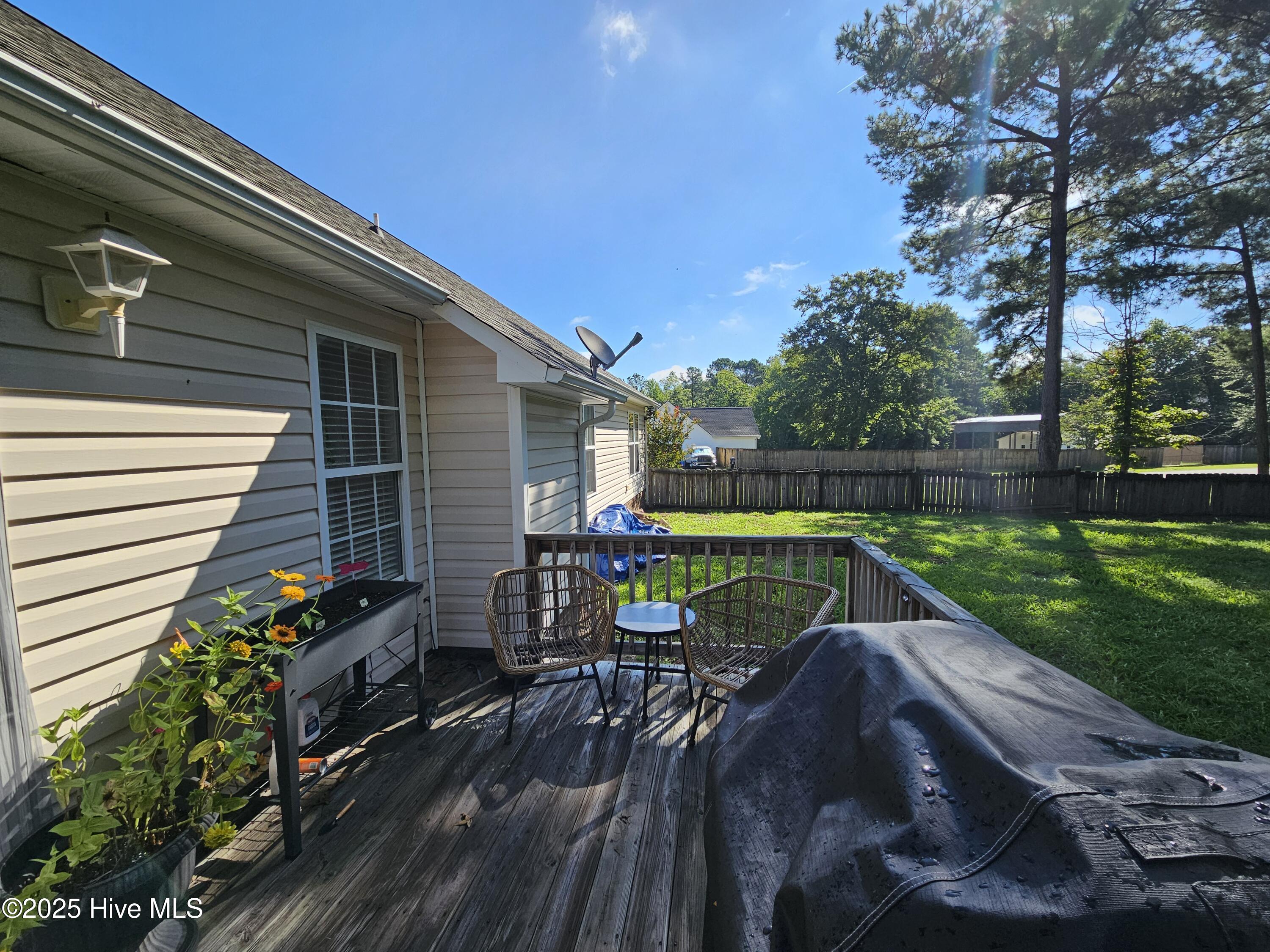 100547023 | Photo 30