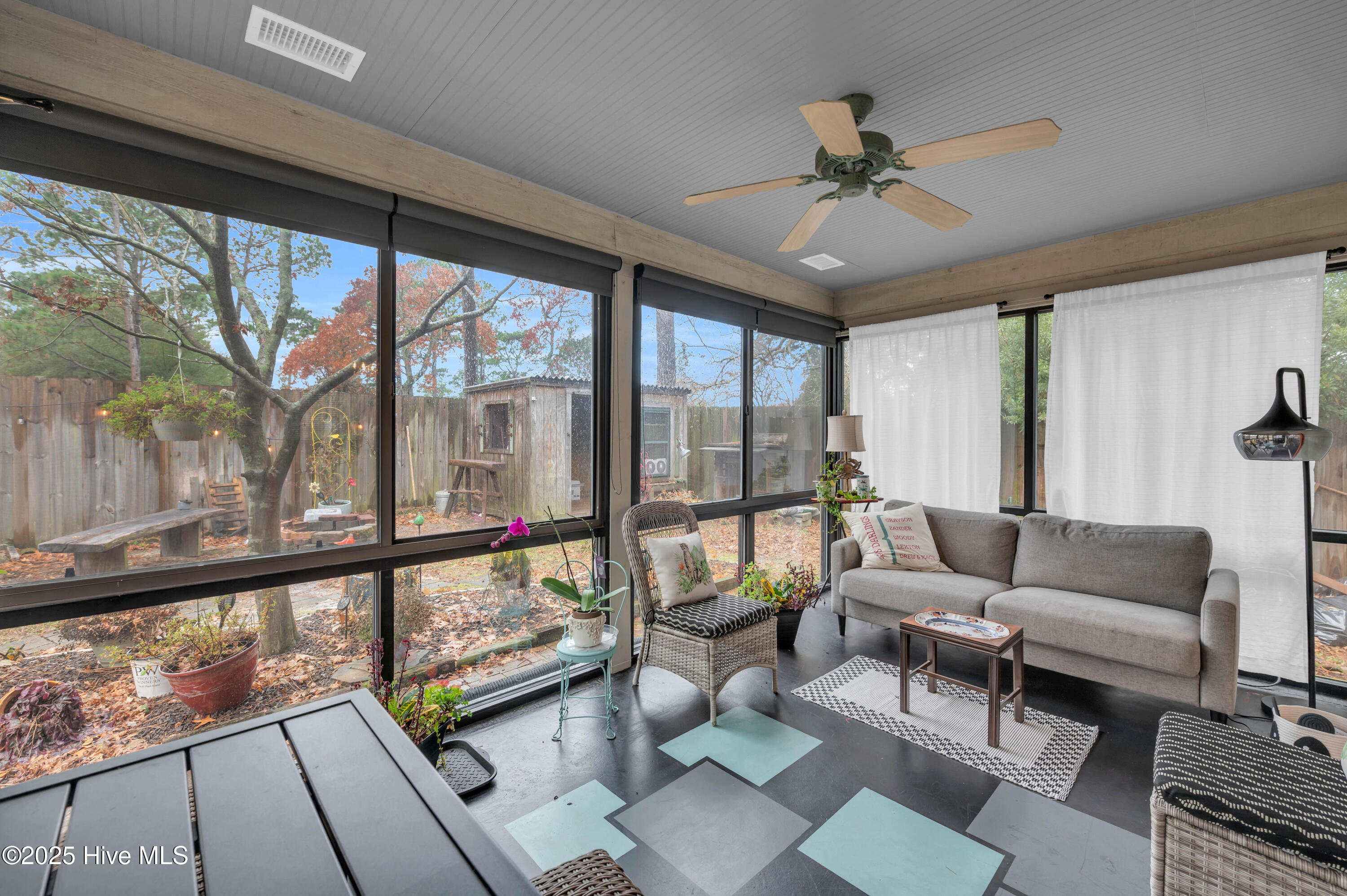 100546330 | Photo 27