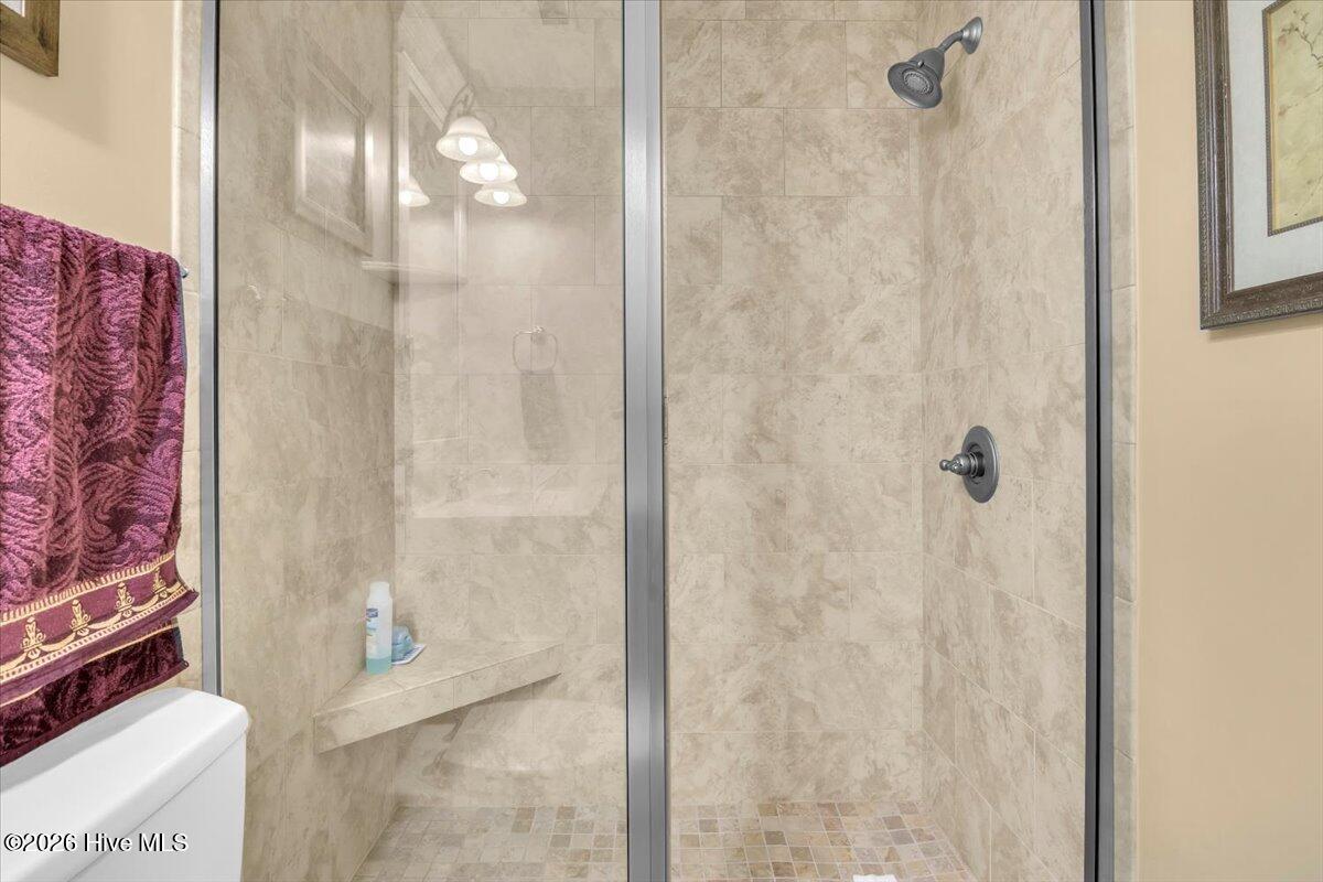 100566244 | Photo 40