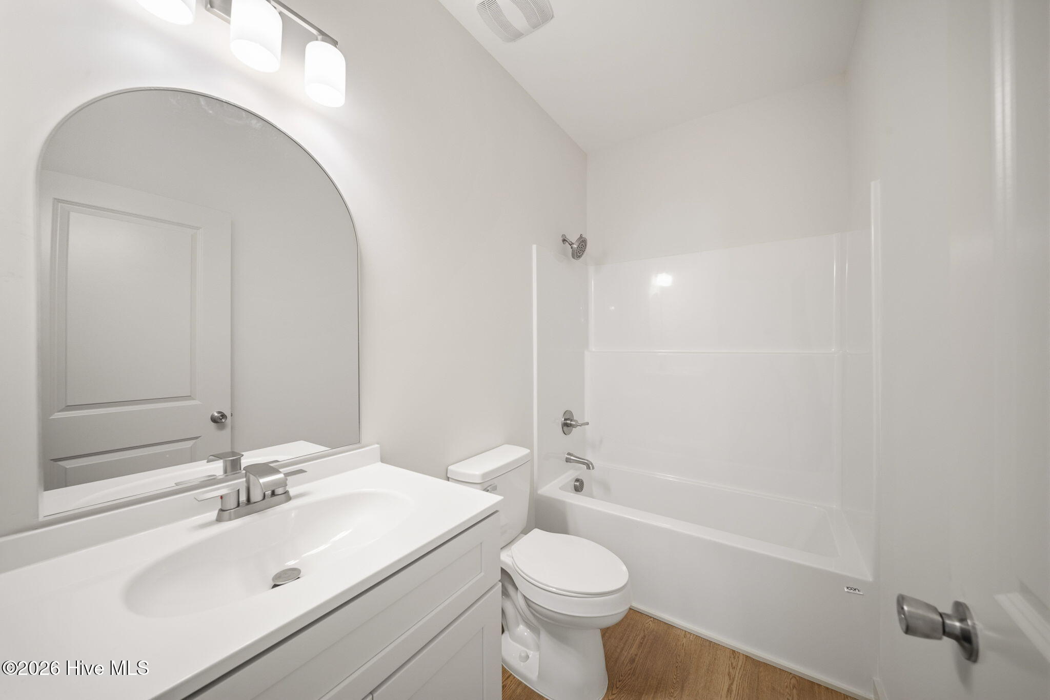 100562147 | Photo 26