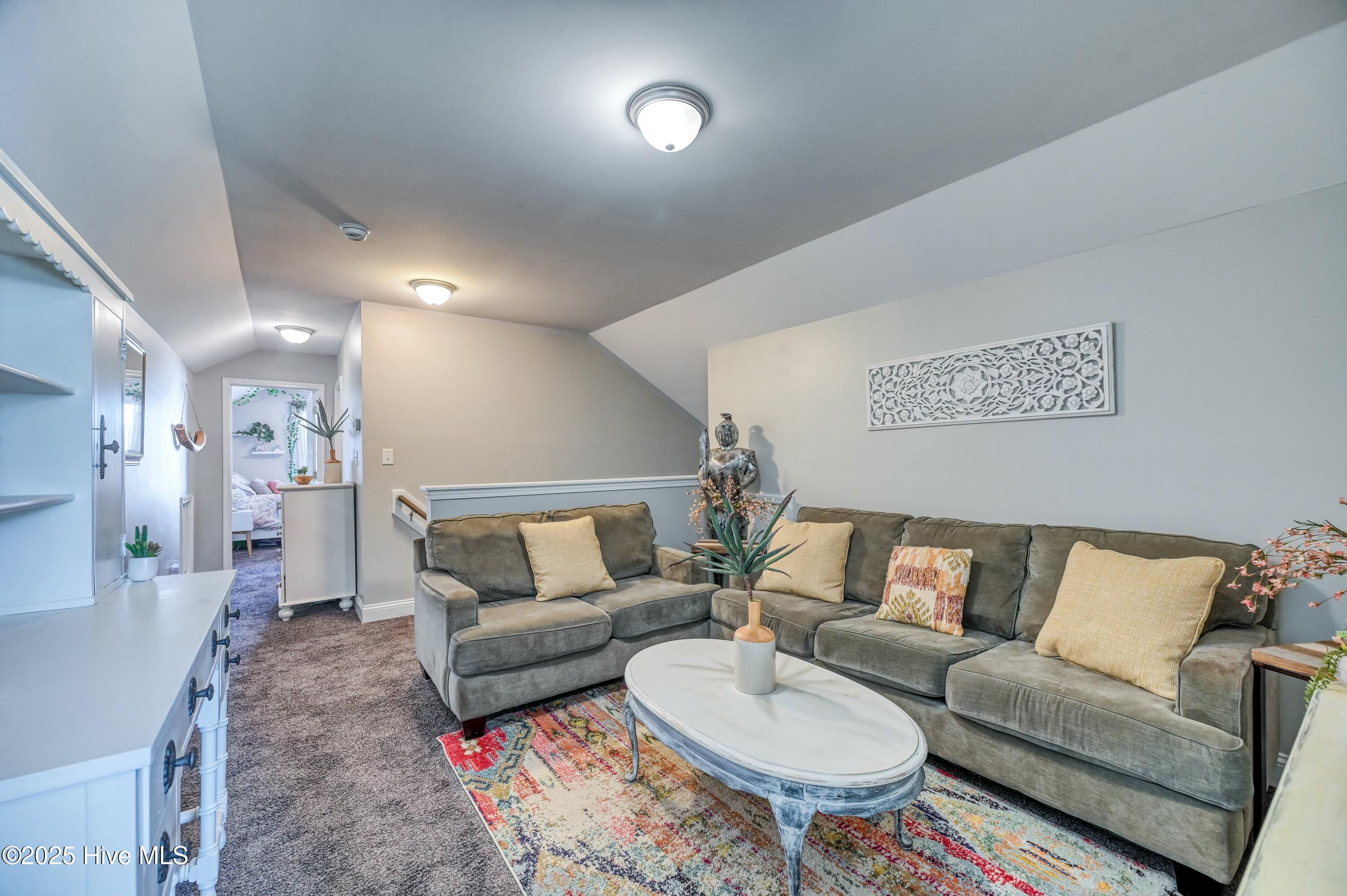 100561132 | Photo 41