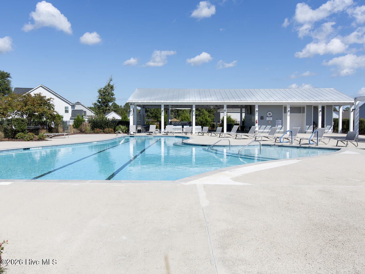 100546309 | Photo 46