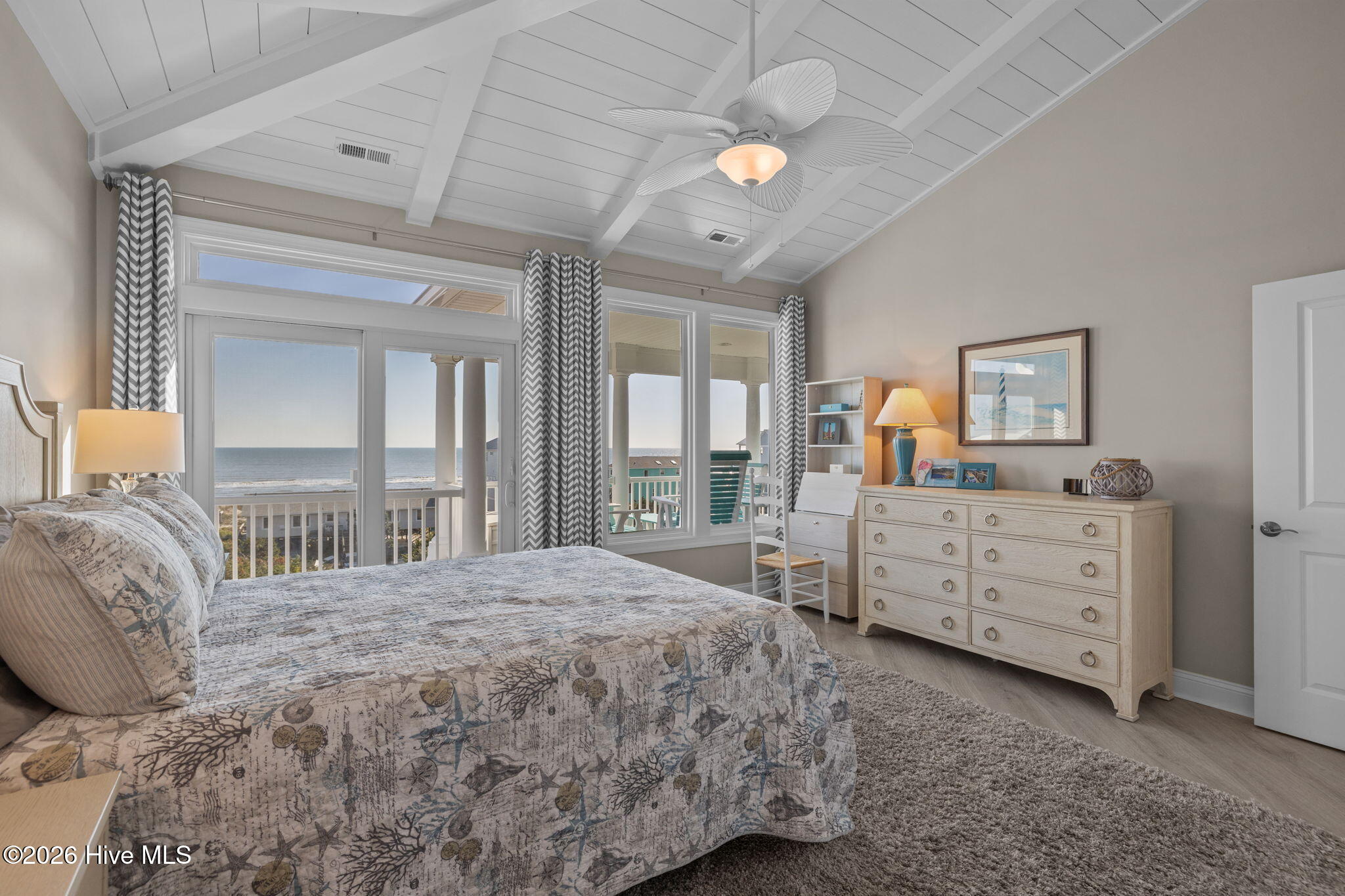 100549287 | Photo 21