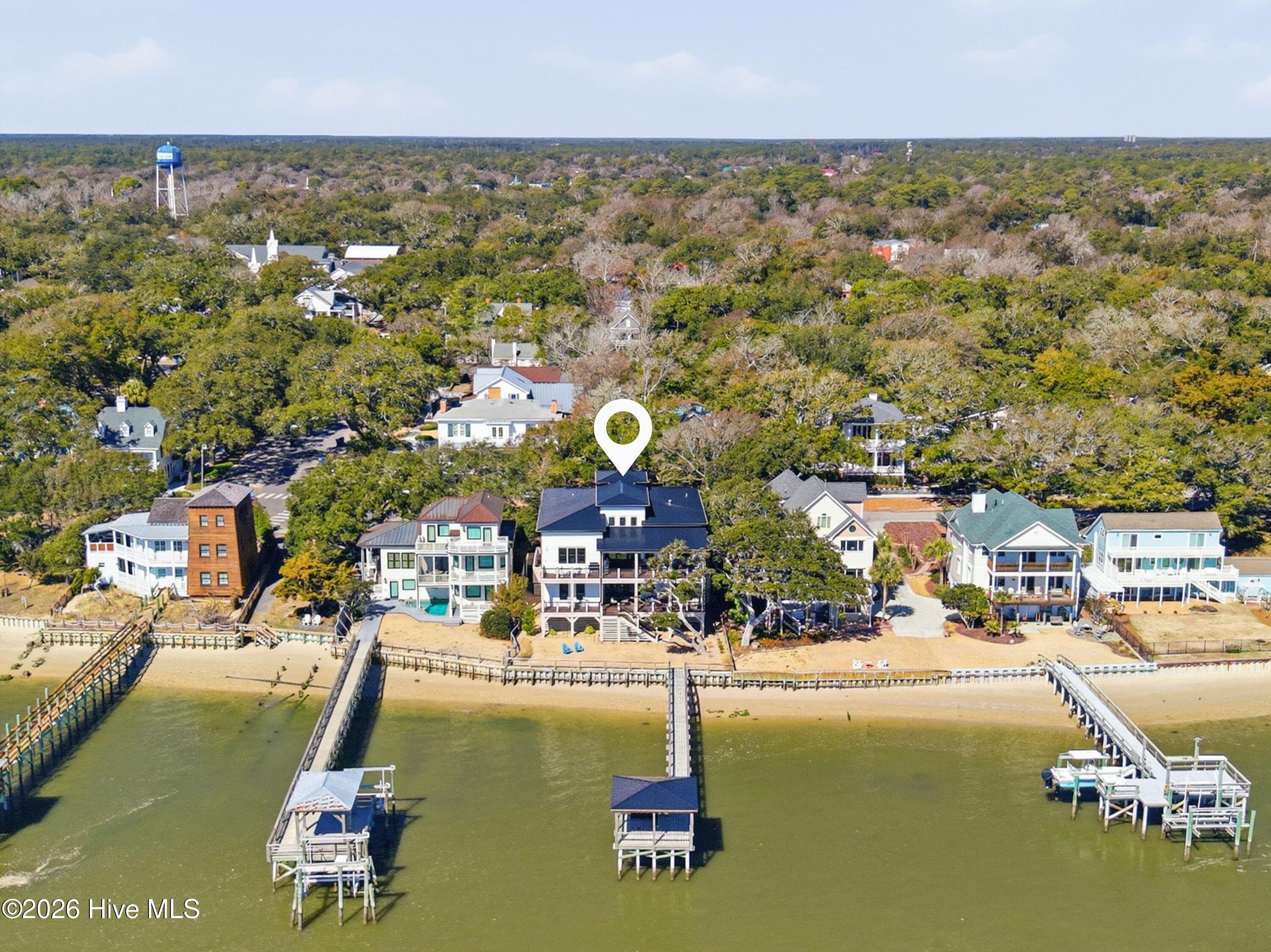 100556008 | Photo 53