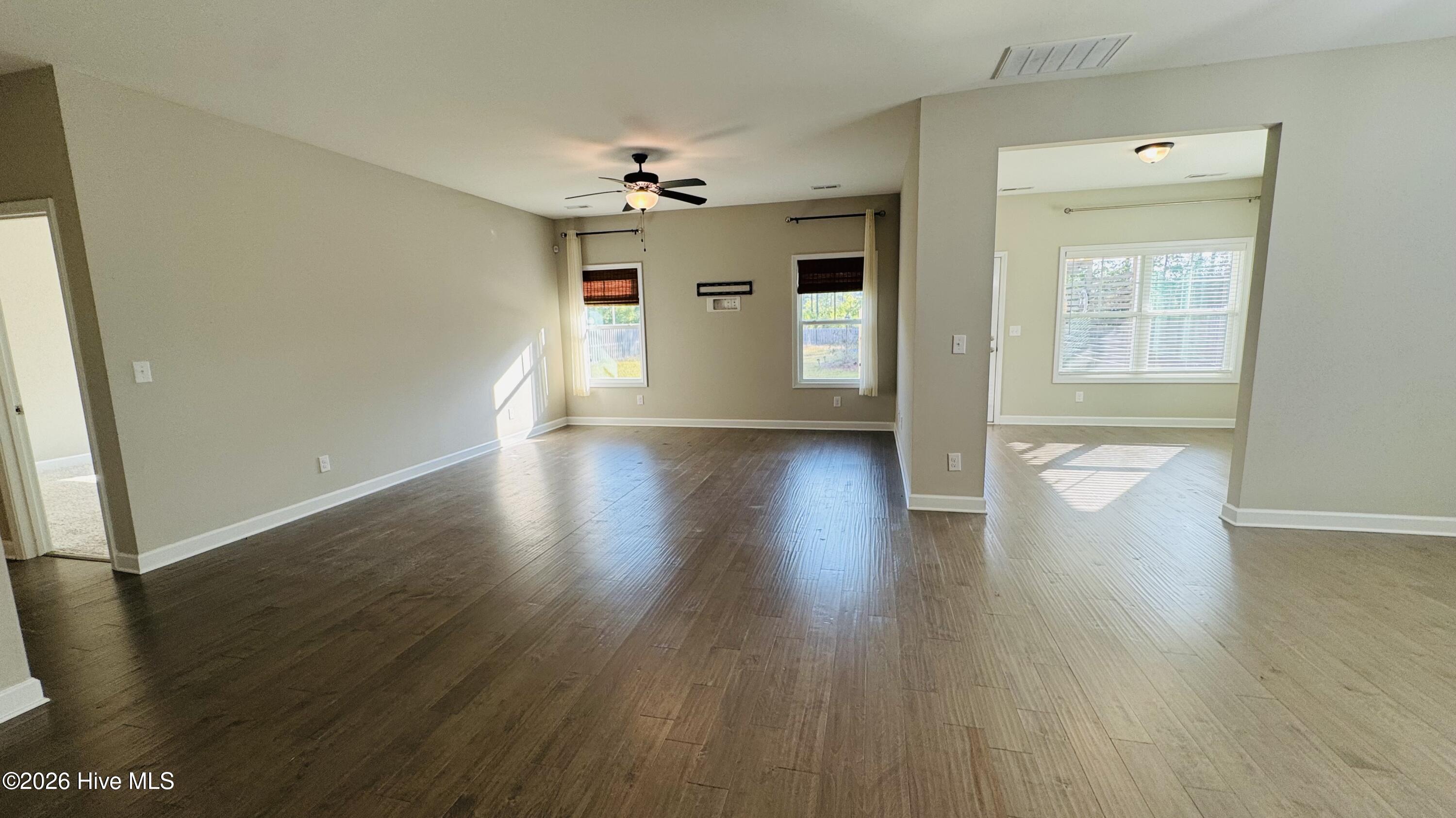 100562779 | Photo 12