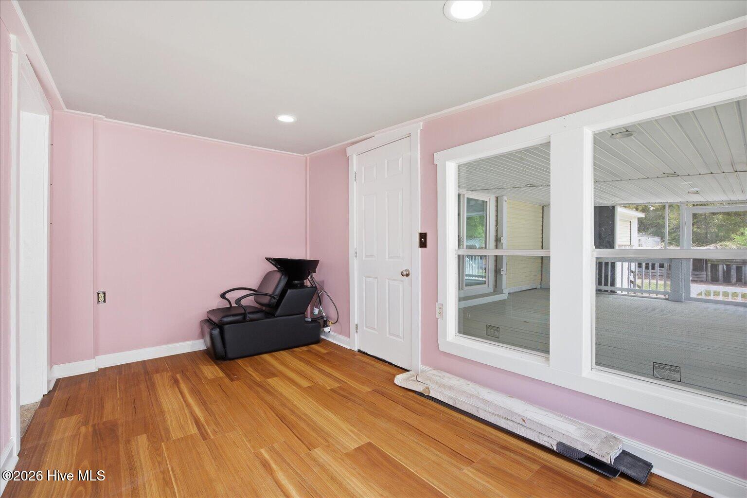 100565054 | Photo 52