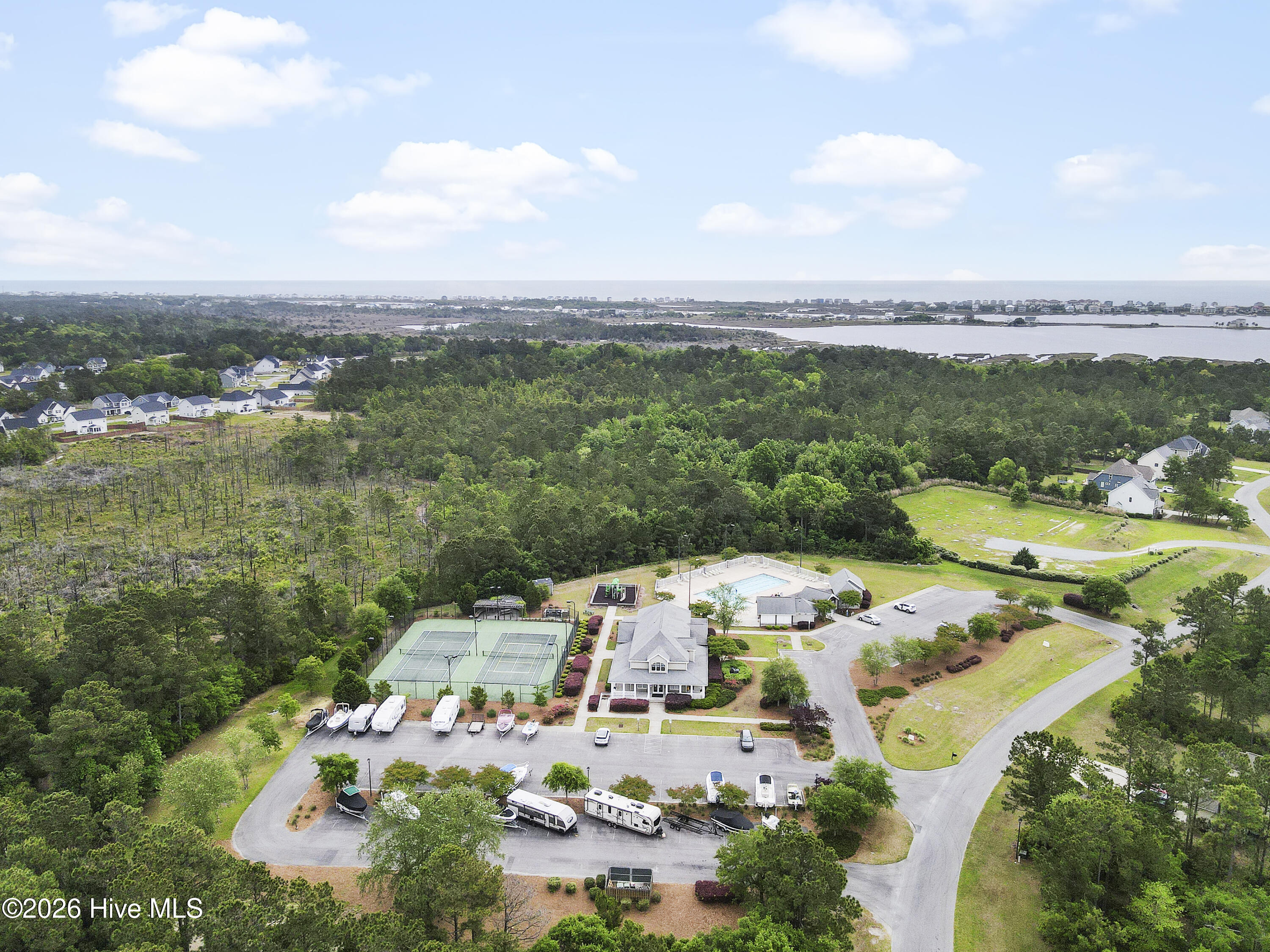 100562110 | Photo 86