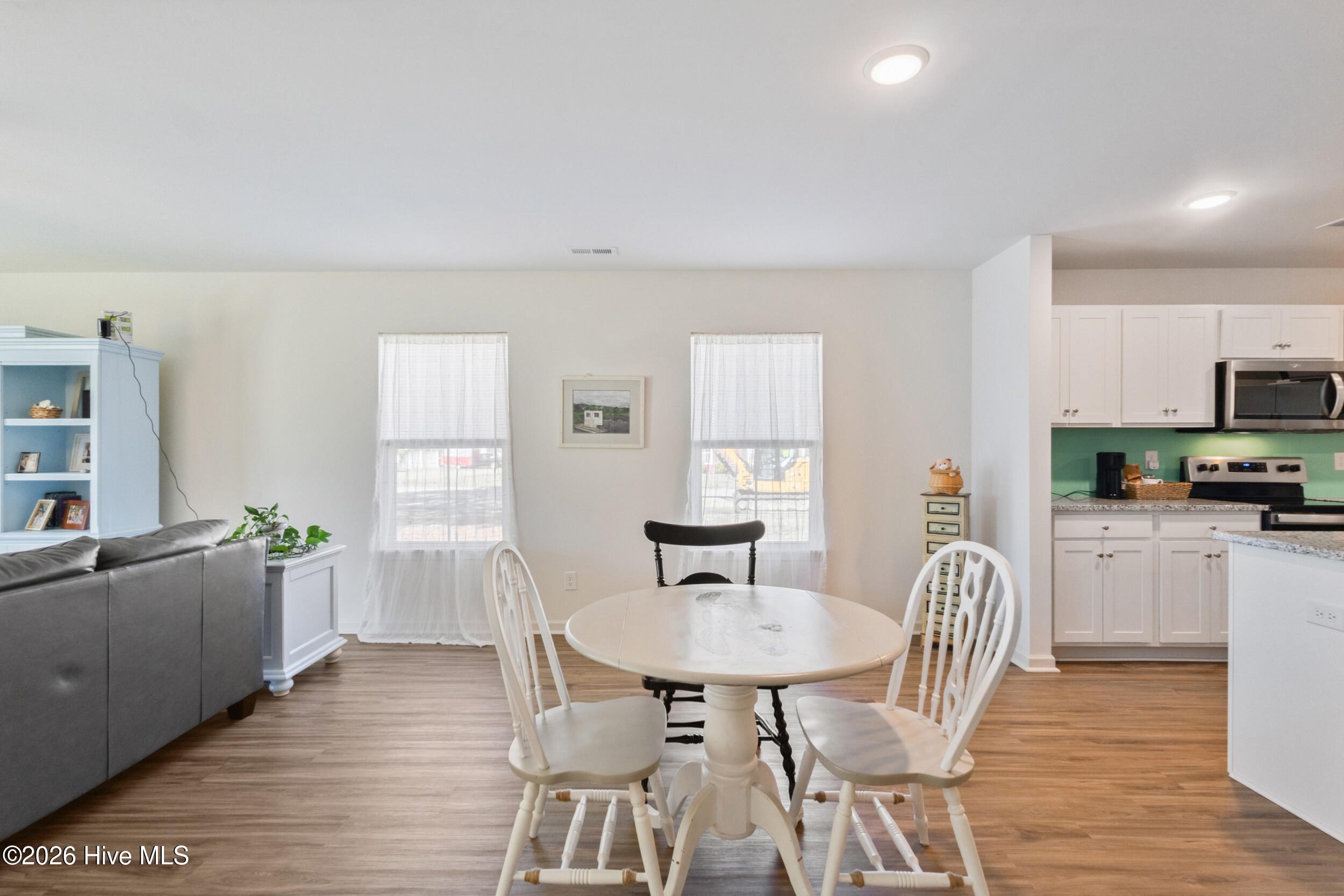 100549319 | Photo 21