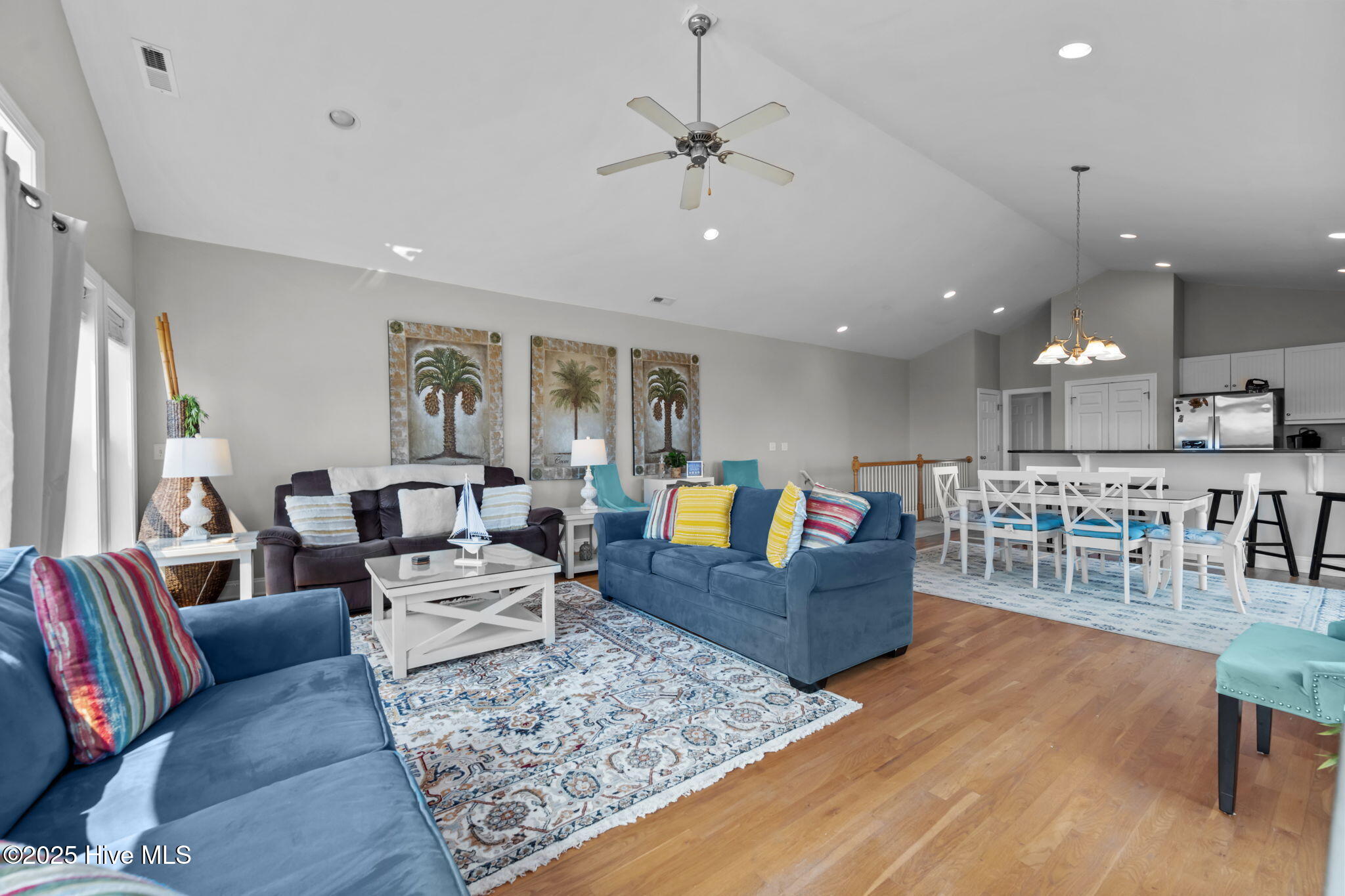 100538921 | Photo 35