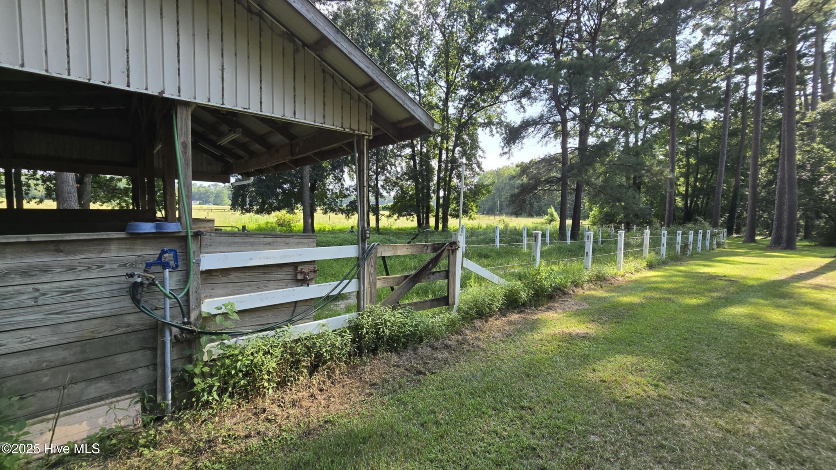 100522277 | Photo 27