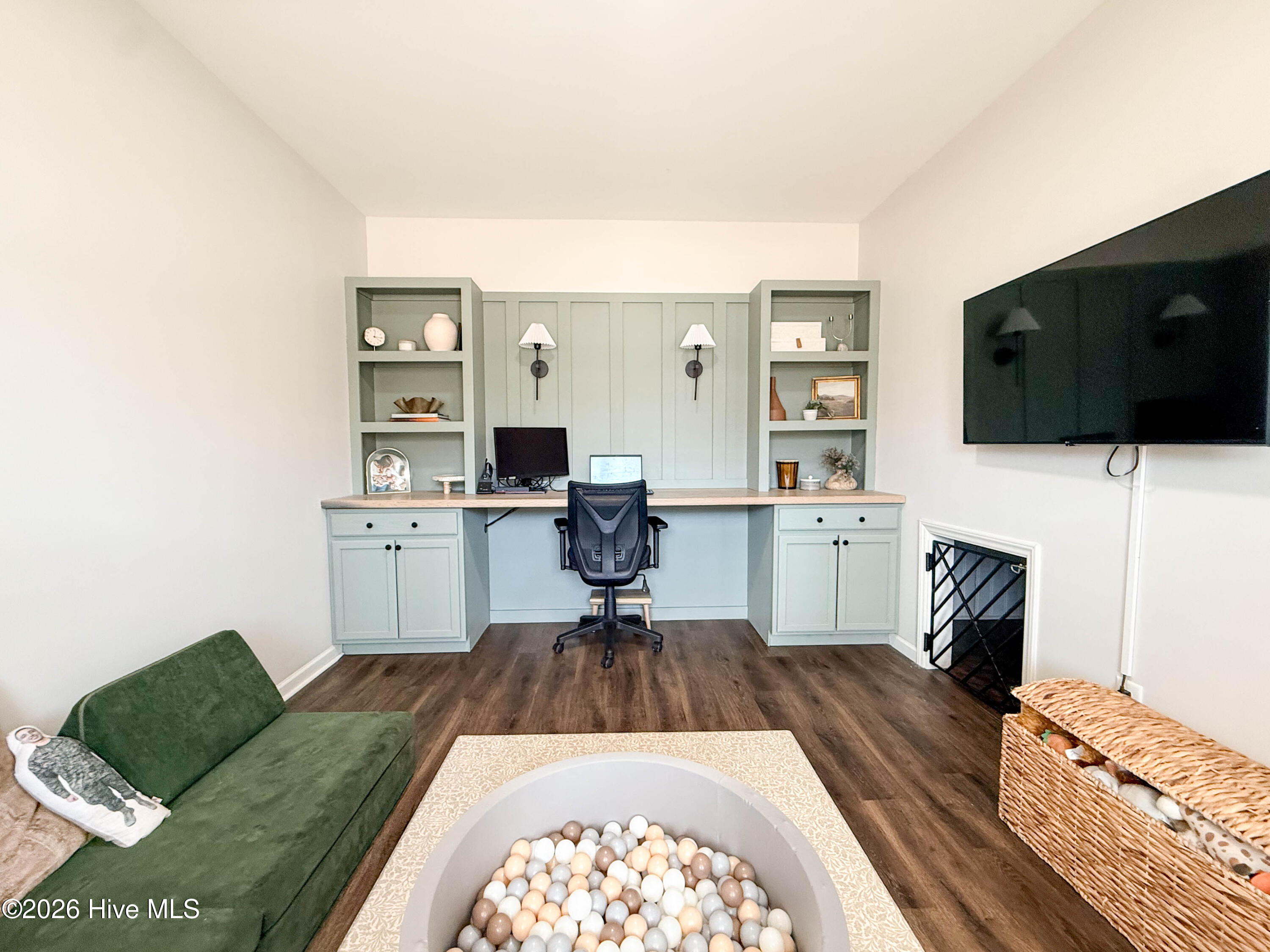 100551828 | Photo 10