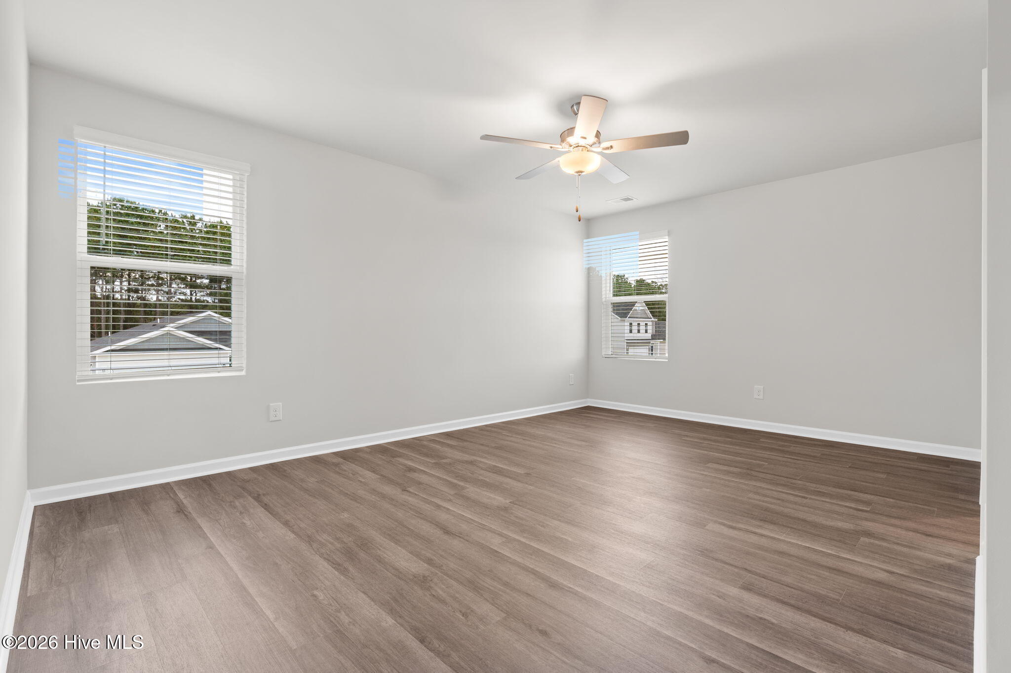 100546266 | Photo 18