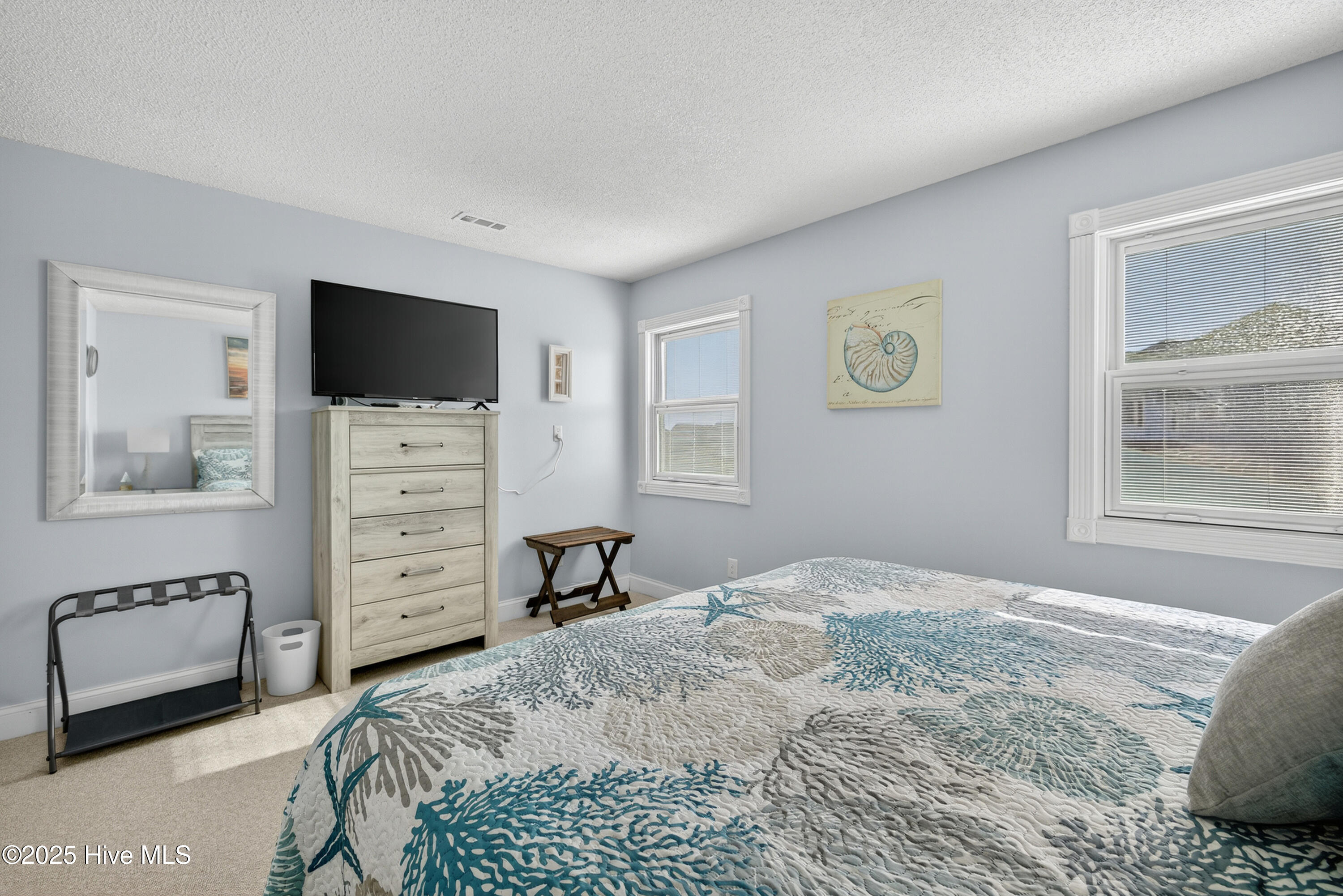 100542400 | Photo 44