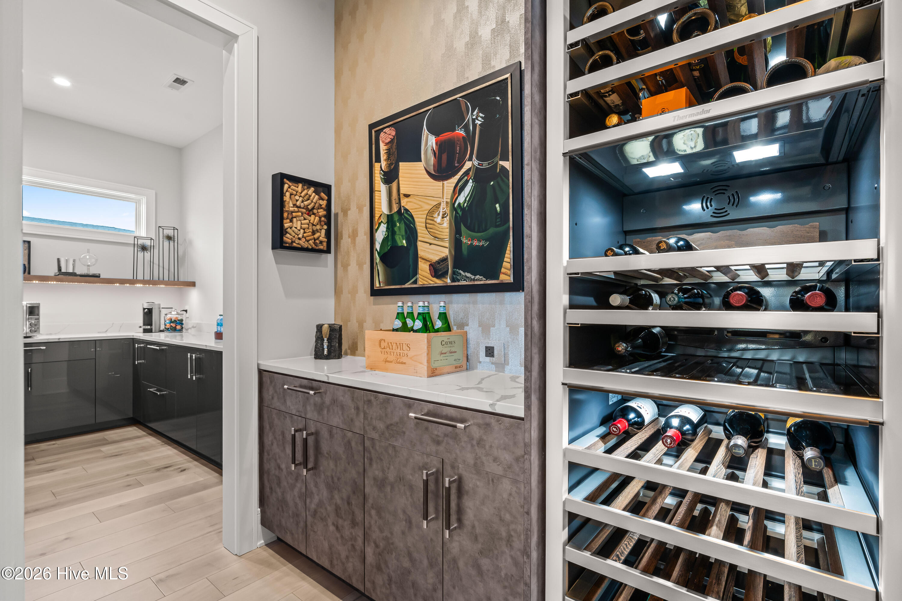 100567165 | Photo 22