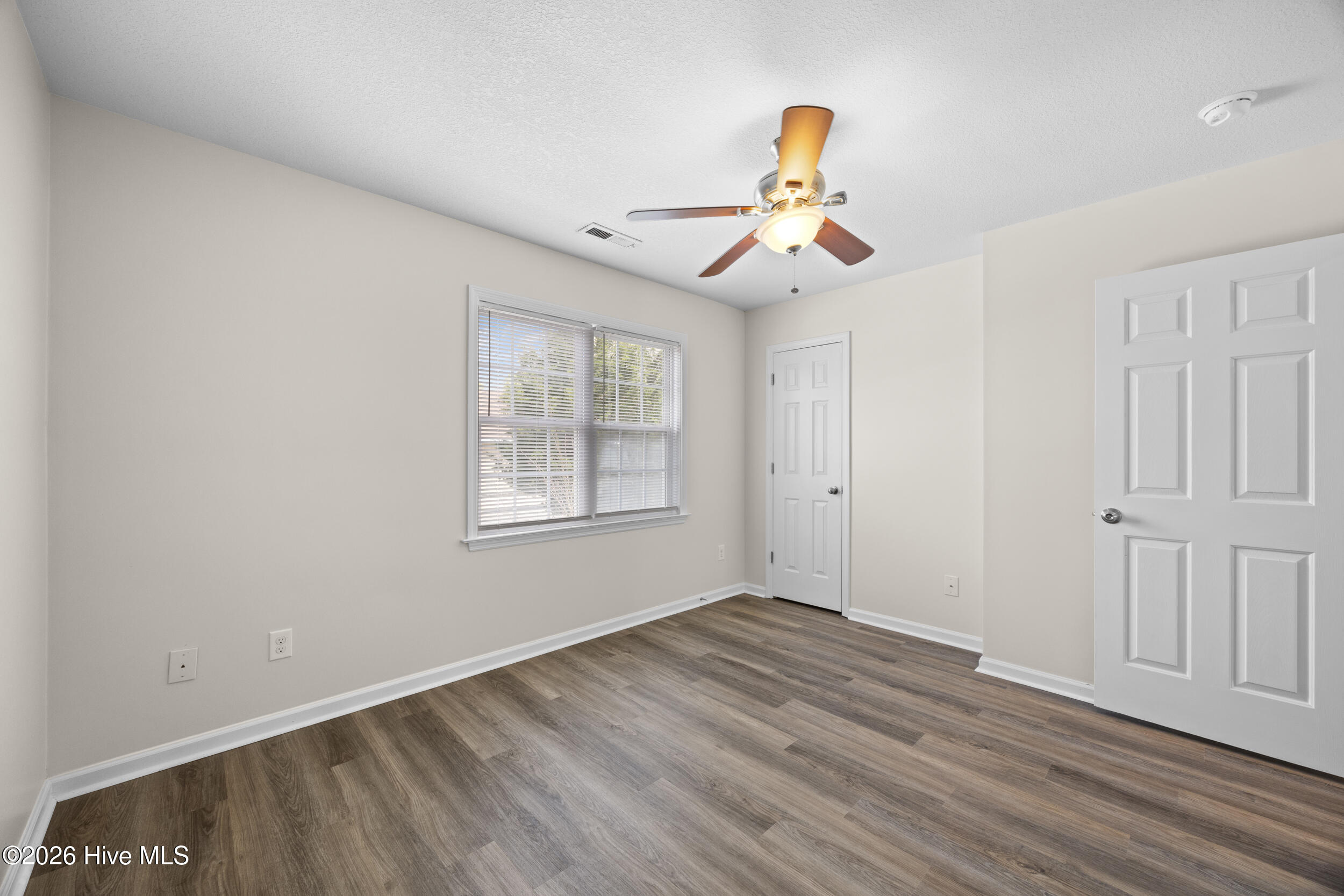 100552450 | Photo 19