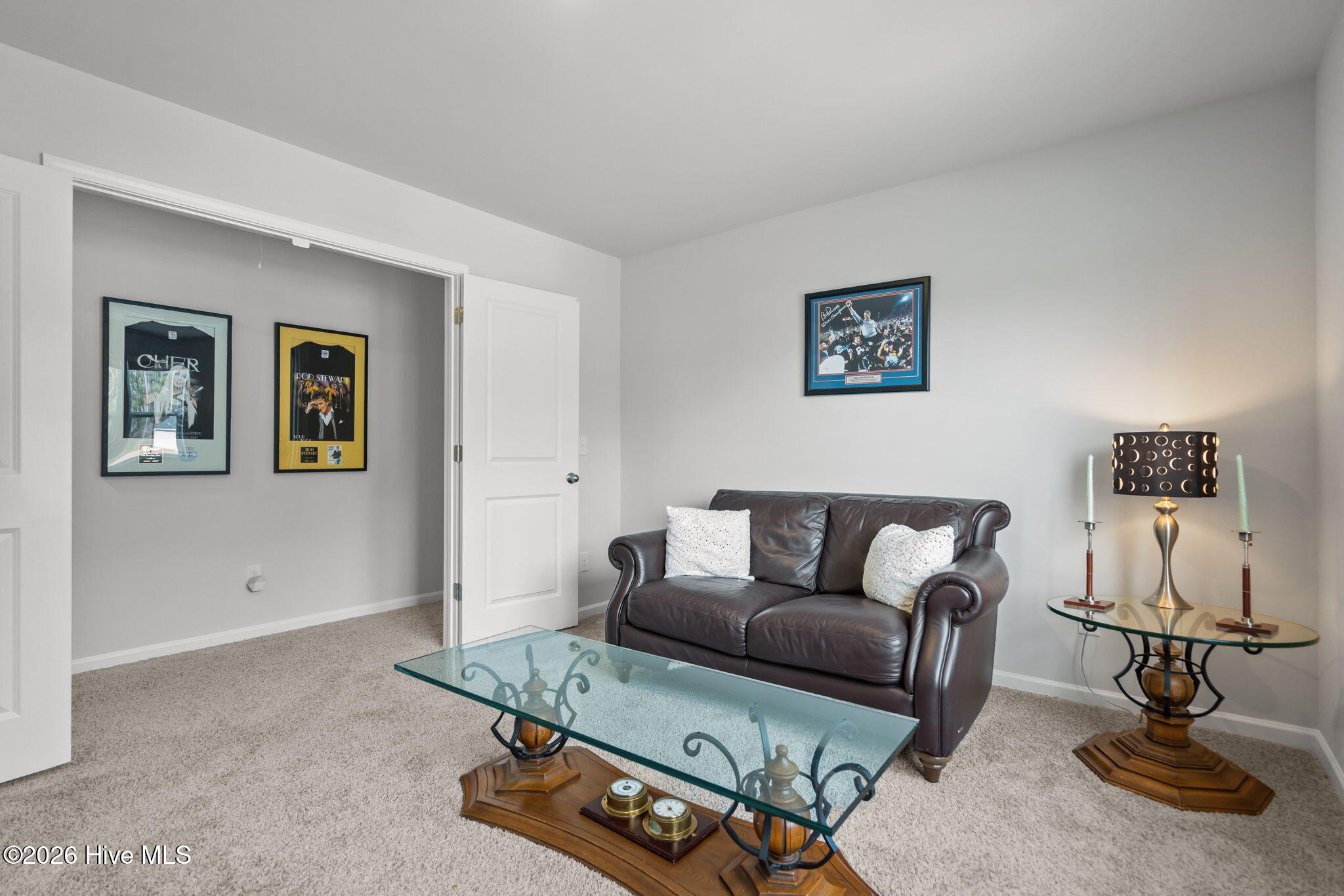 100551005 | Photo 19