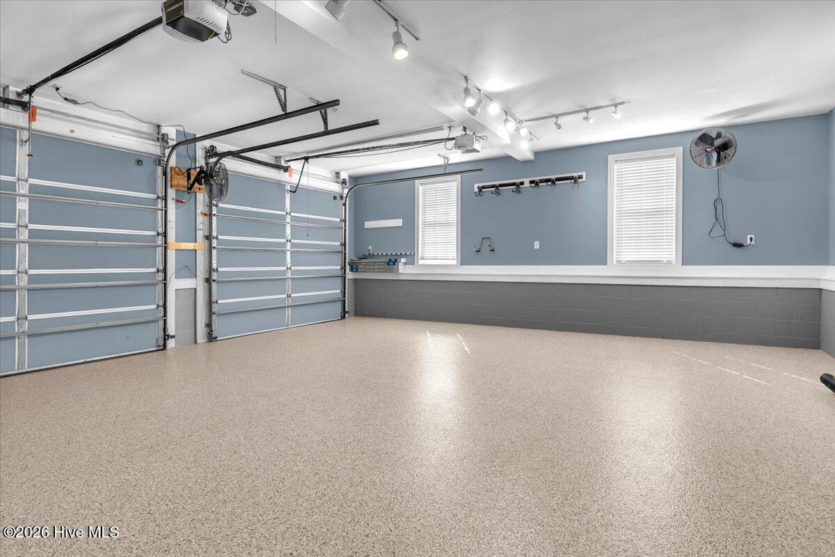 100567087 | Photo 54