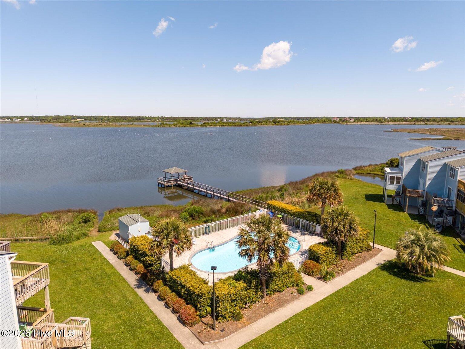 100570154 | Photo 41