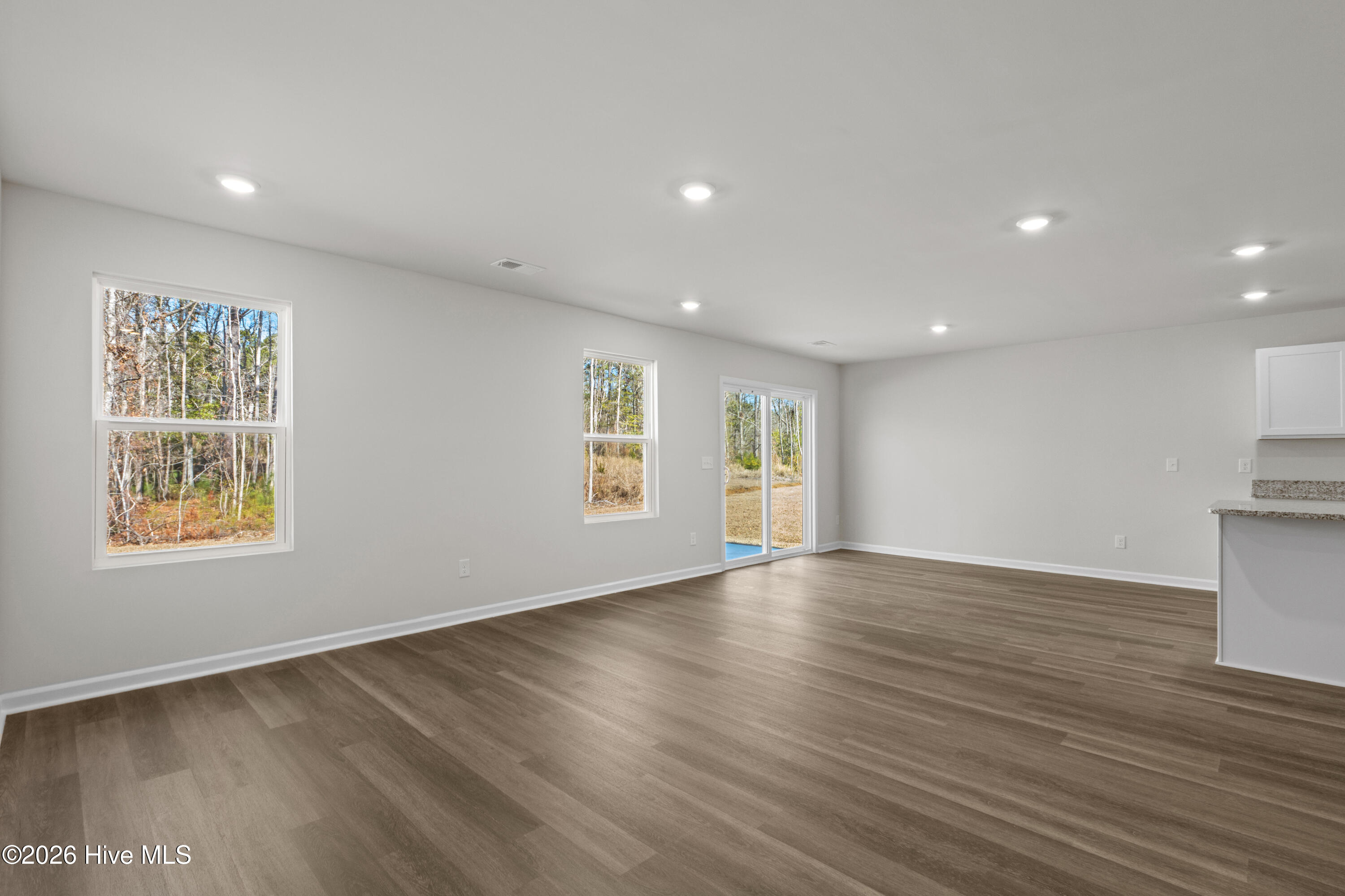 100552114 | Photo 20