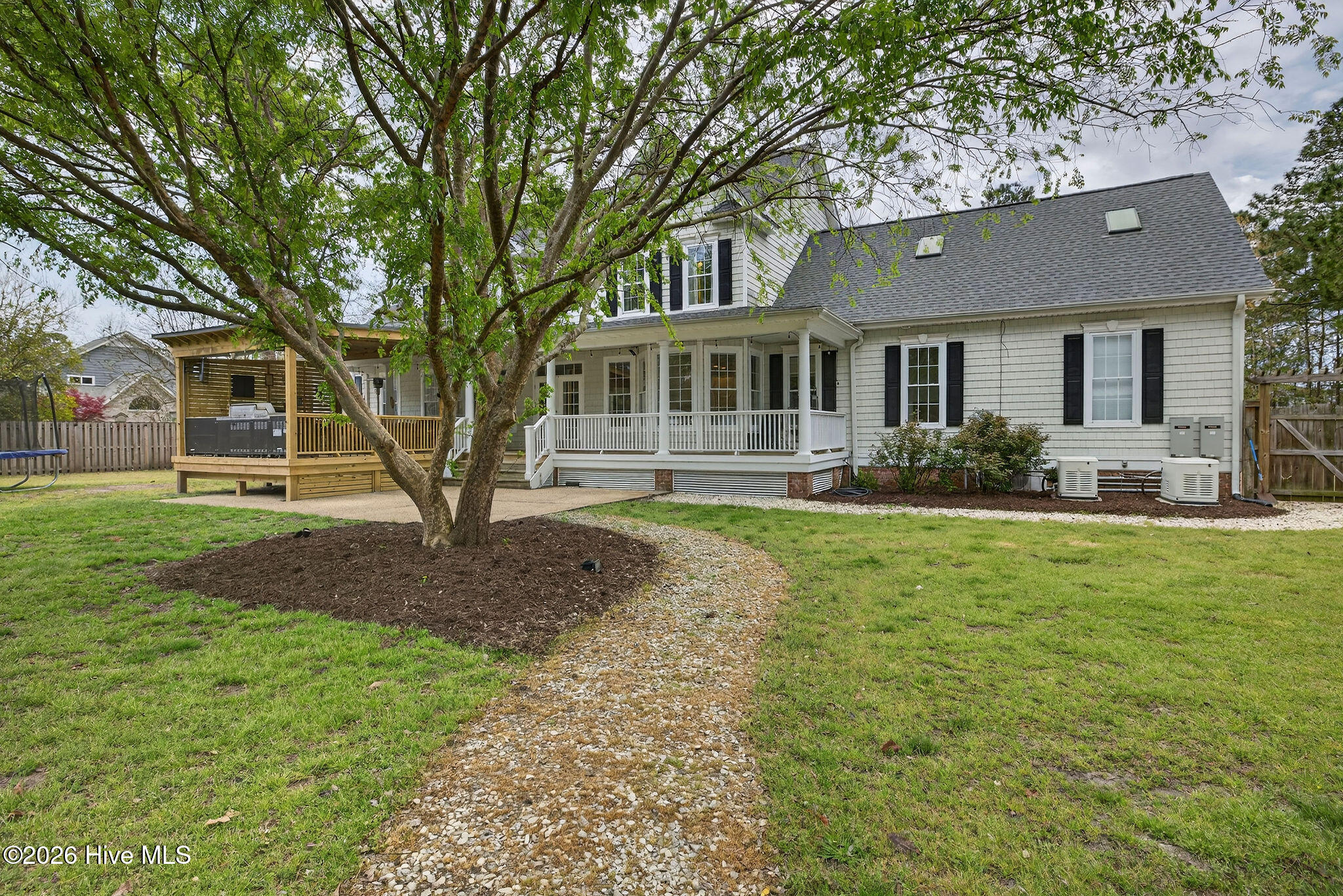 100563131 | Photo 58