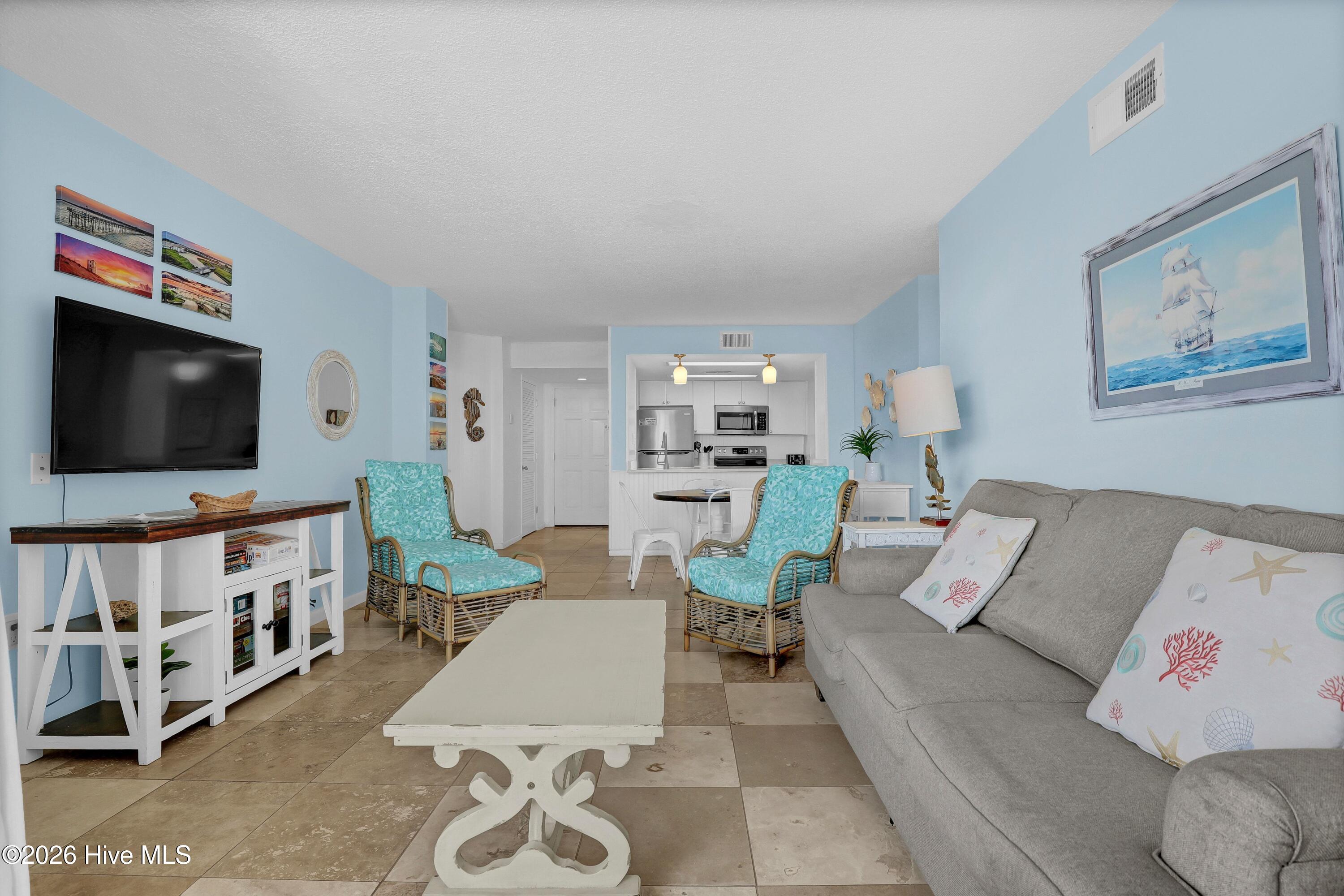 100565248 | Photo 14