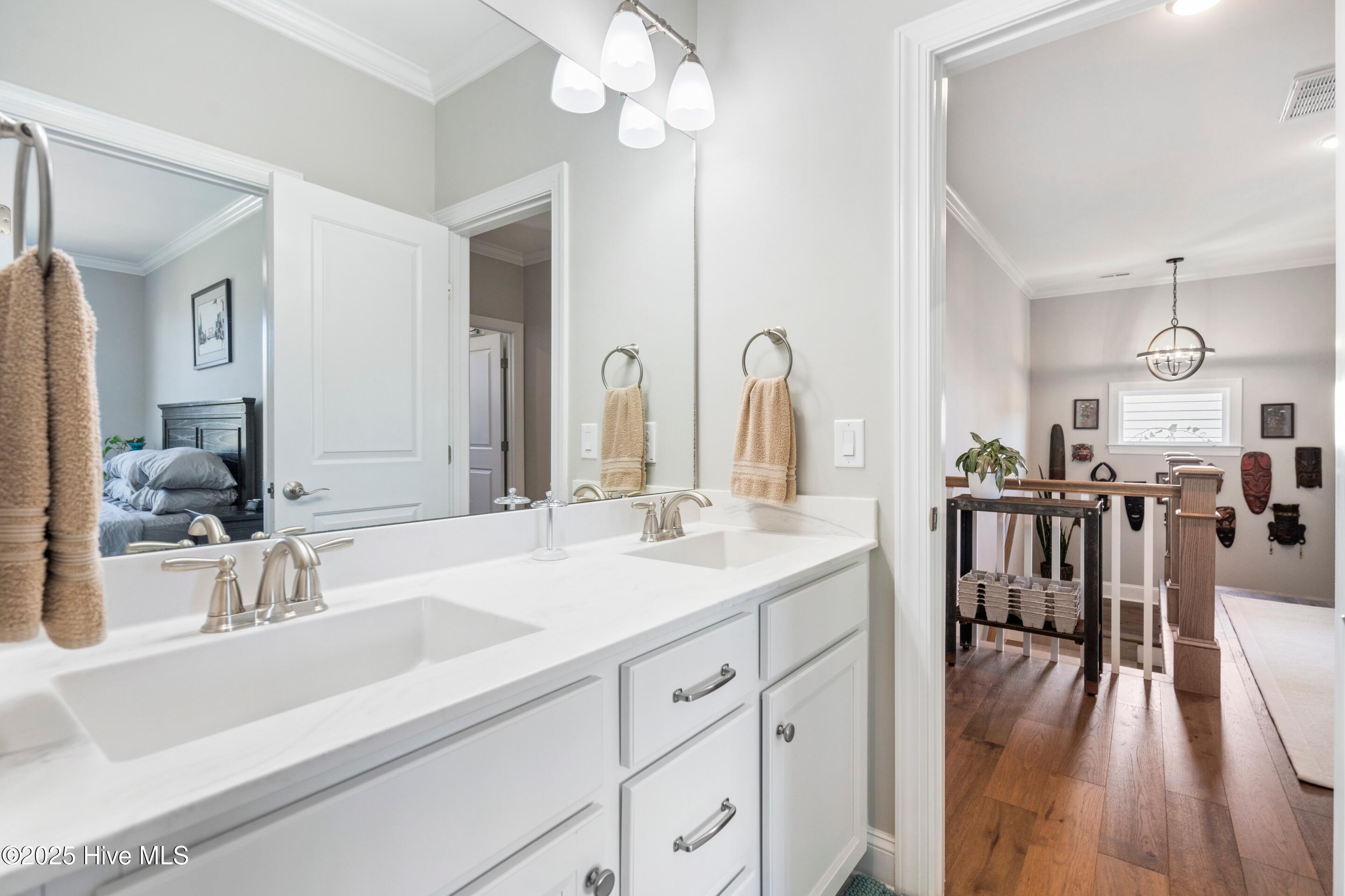 100538062 | Photo 40