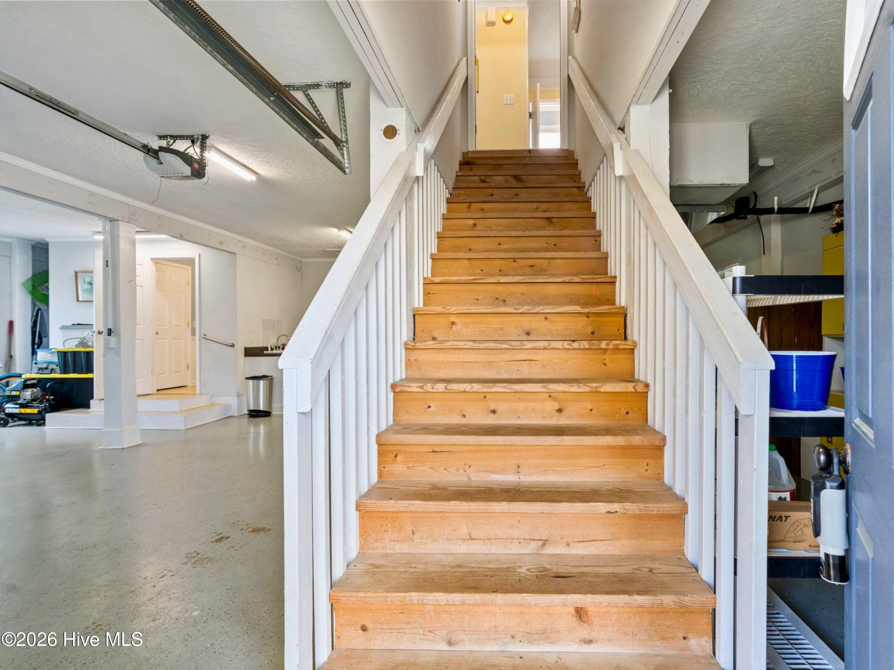 100564720 | Photo 29