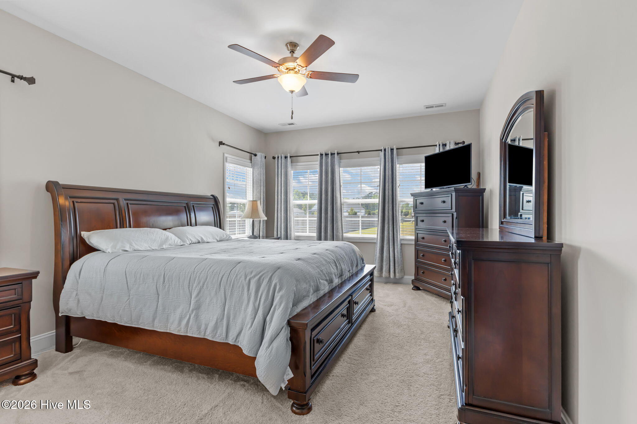 100569741 | Photo 18