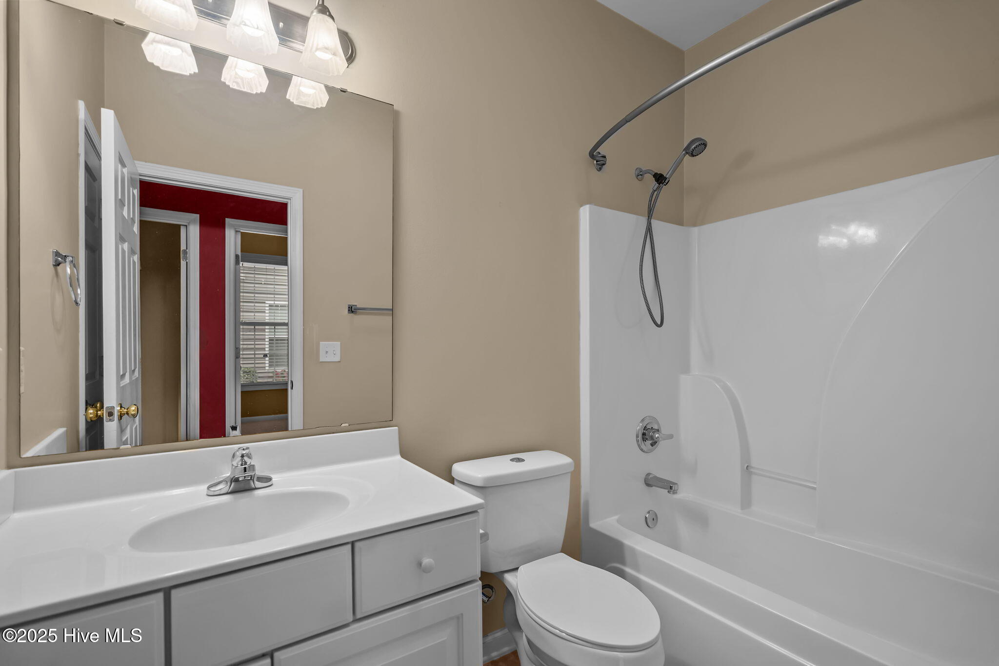 100538741 | Photo 34