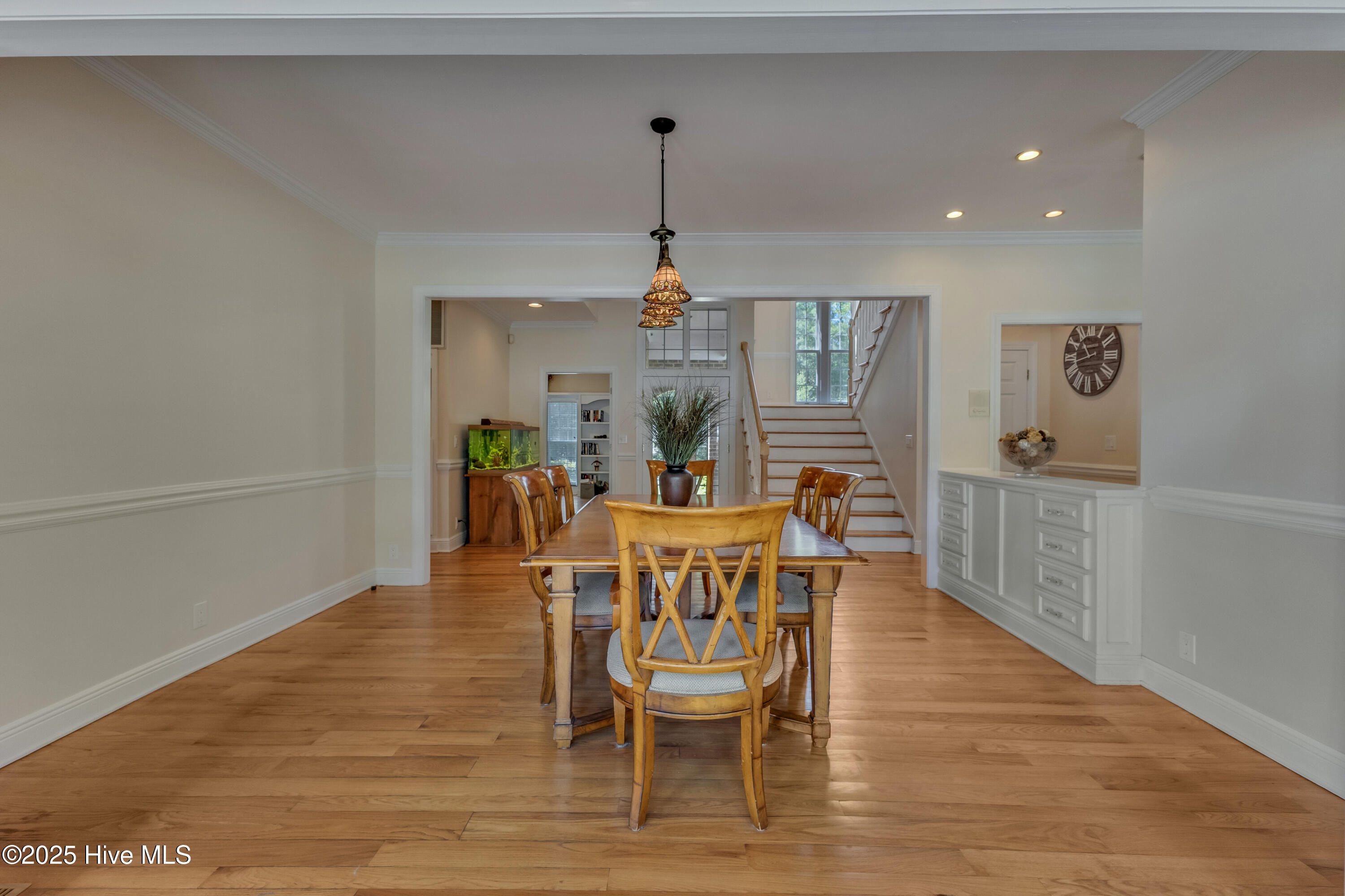 100562127 | Photo 14