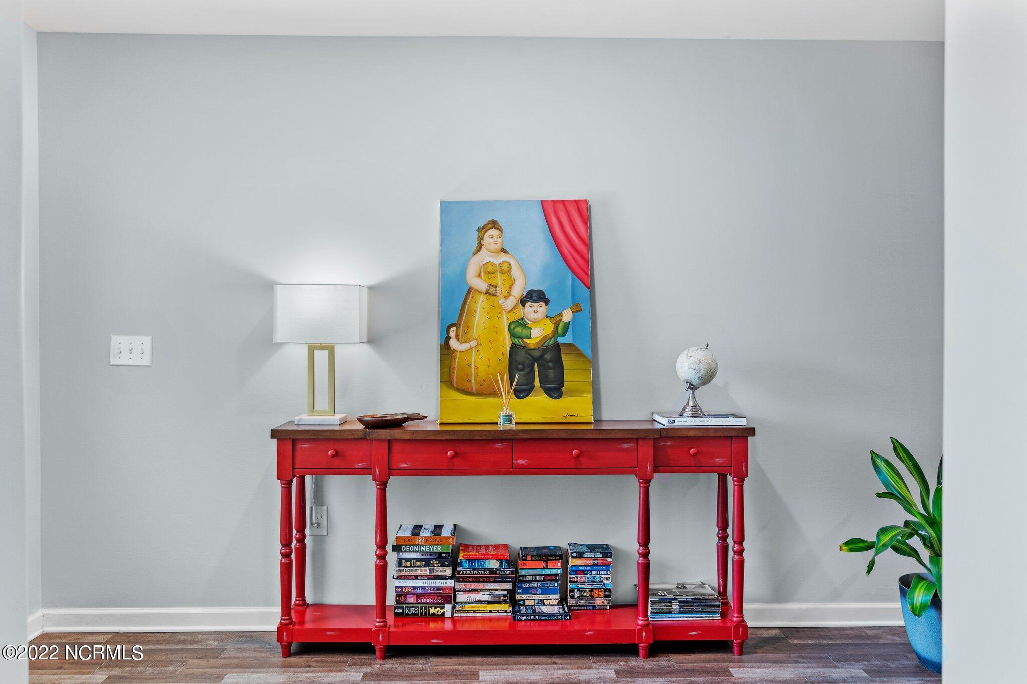 100560582 | Photo 24